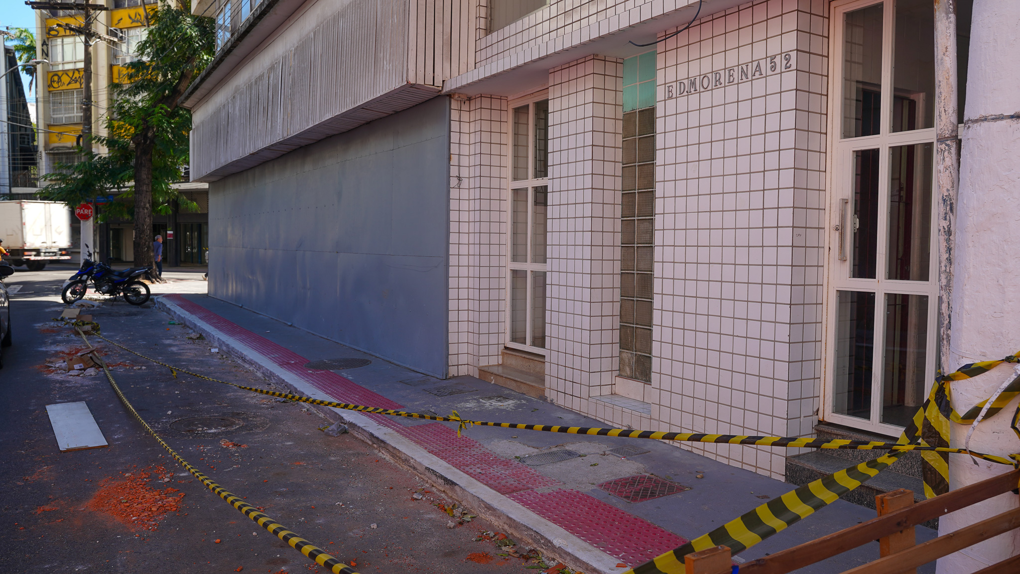Prédios abandonados na Avenida Jerônimo Monteiro, no Centro de Vitória