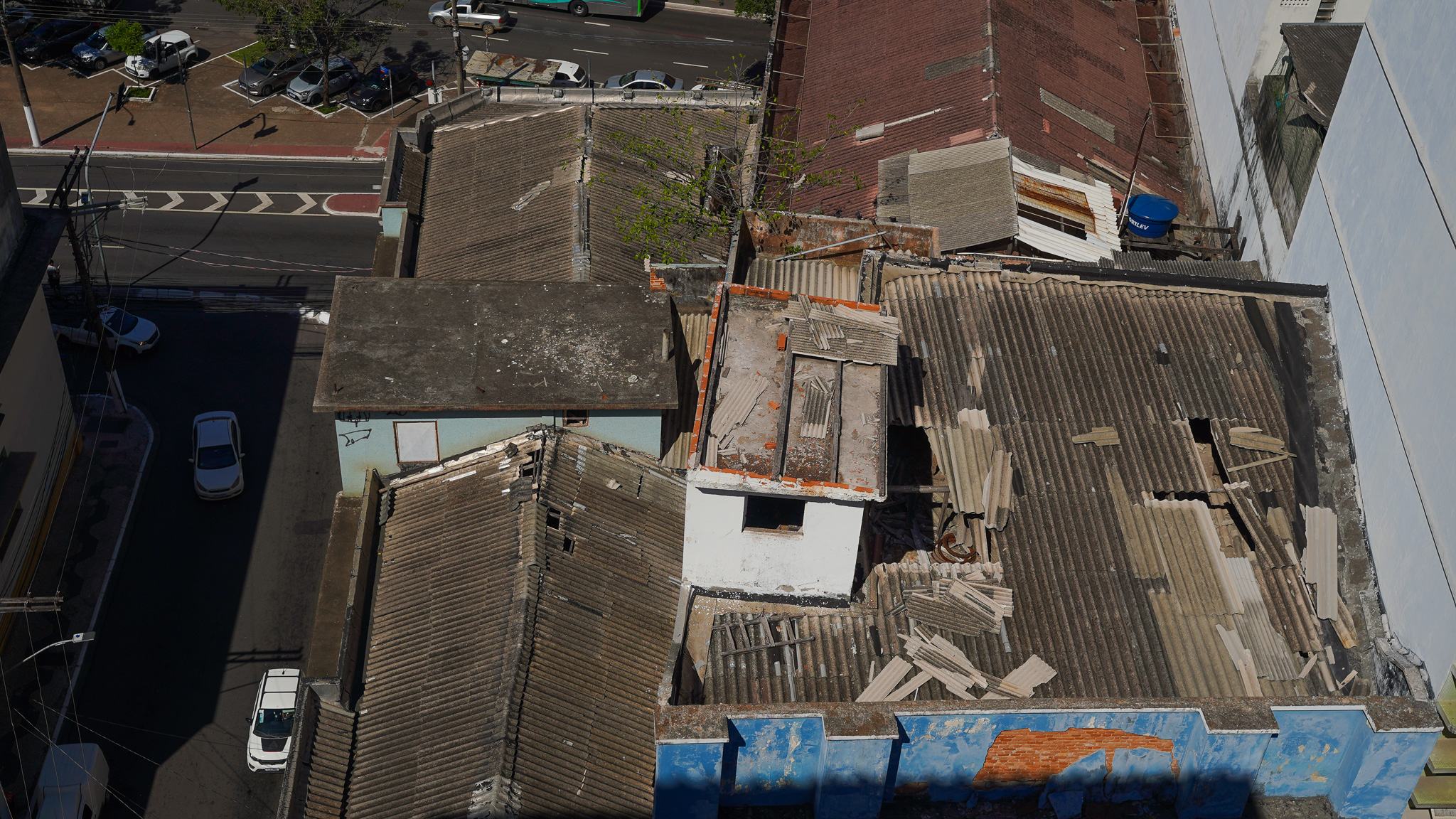 Prédios abandonados na Avenida Jerônimo Monteiro, no Centro de Vitória