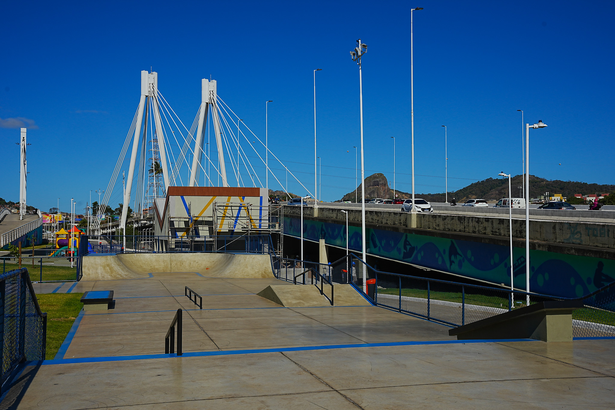 Obras embaixo e no entorno da Ponte da Passagem