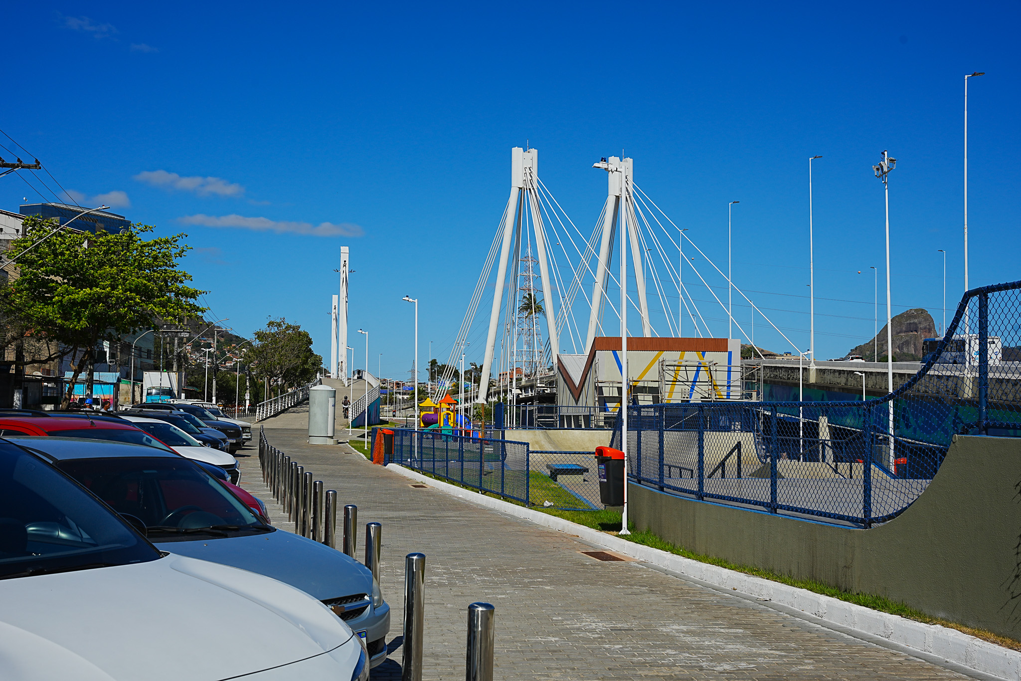 Obras embaixo e no entorno da Ponte da Passagem