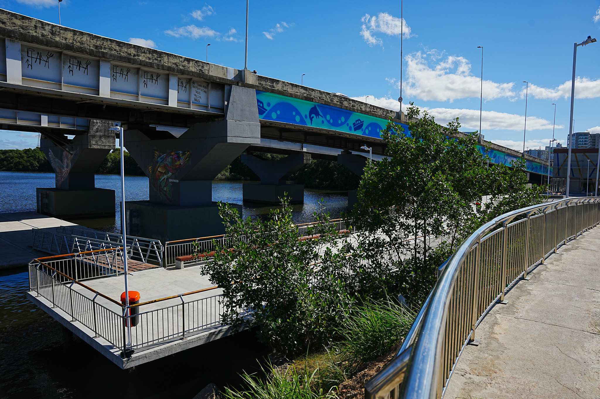 Obras embaixo e no entorno da Ponte da Passagem