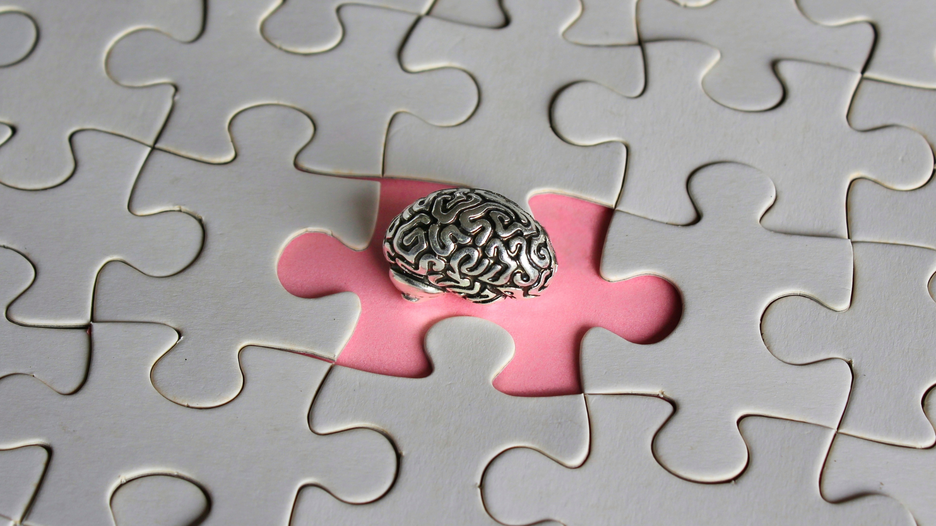 Especialista explica como identificar os primeiros sintomas do Alzheimer precoce
