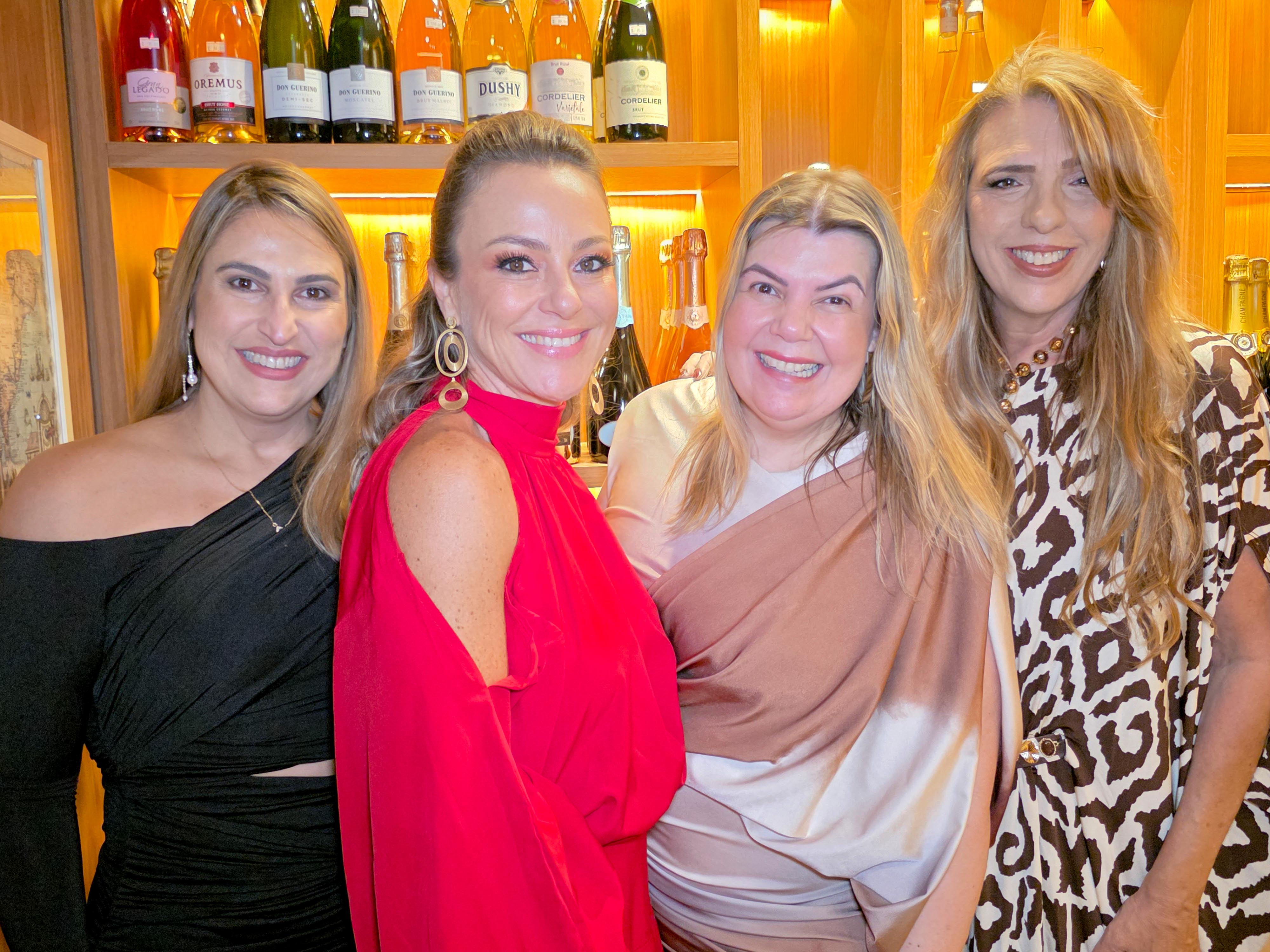 Cintya Scardua, Suellen Perdigão, Fernanda Prates e Adriana Leal
