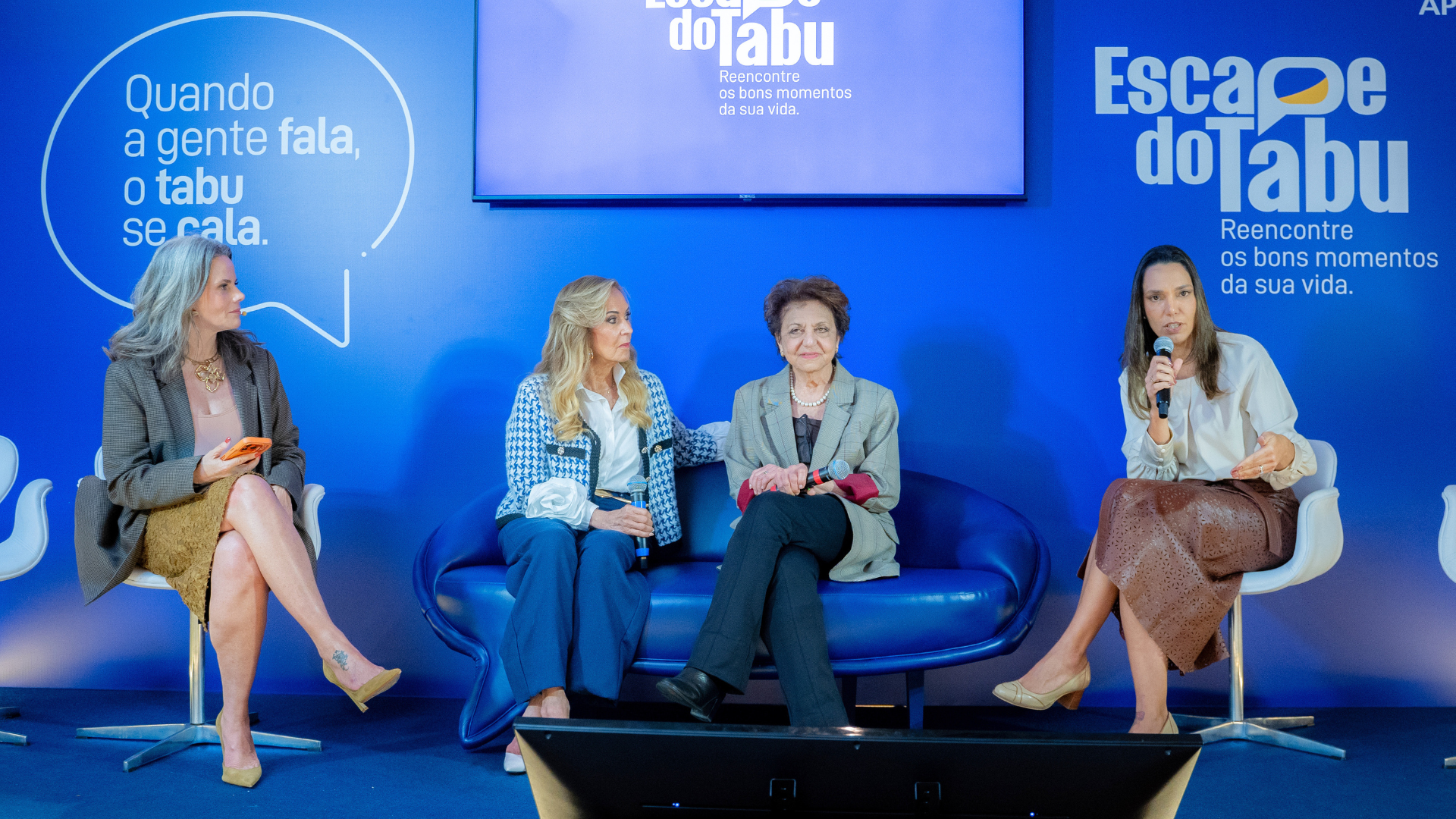 A apresentadora Maria Cândida, a empresária e ex-modelo Helô Pinheiro e as médicas Carmita Abdo e Rebeka Cavalcanti no lançamento da campanha "Escape do Tabu"