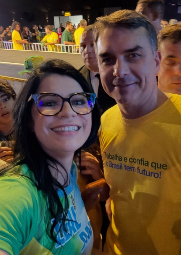 Bispa Eliane com Flávio Bolsonaro