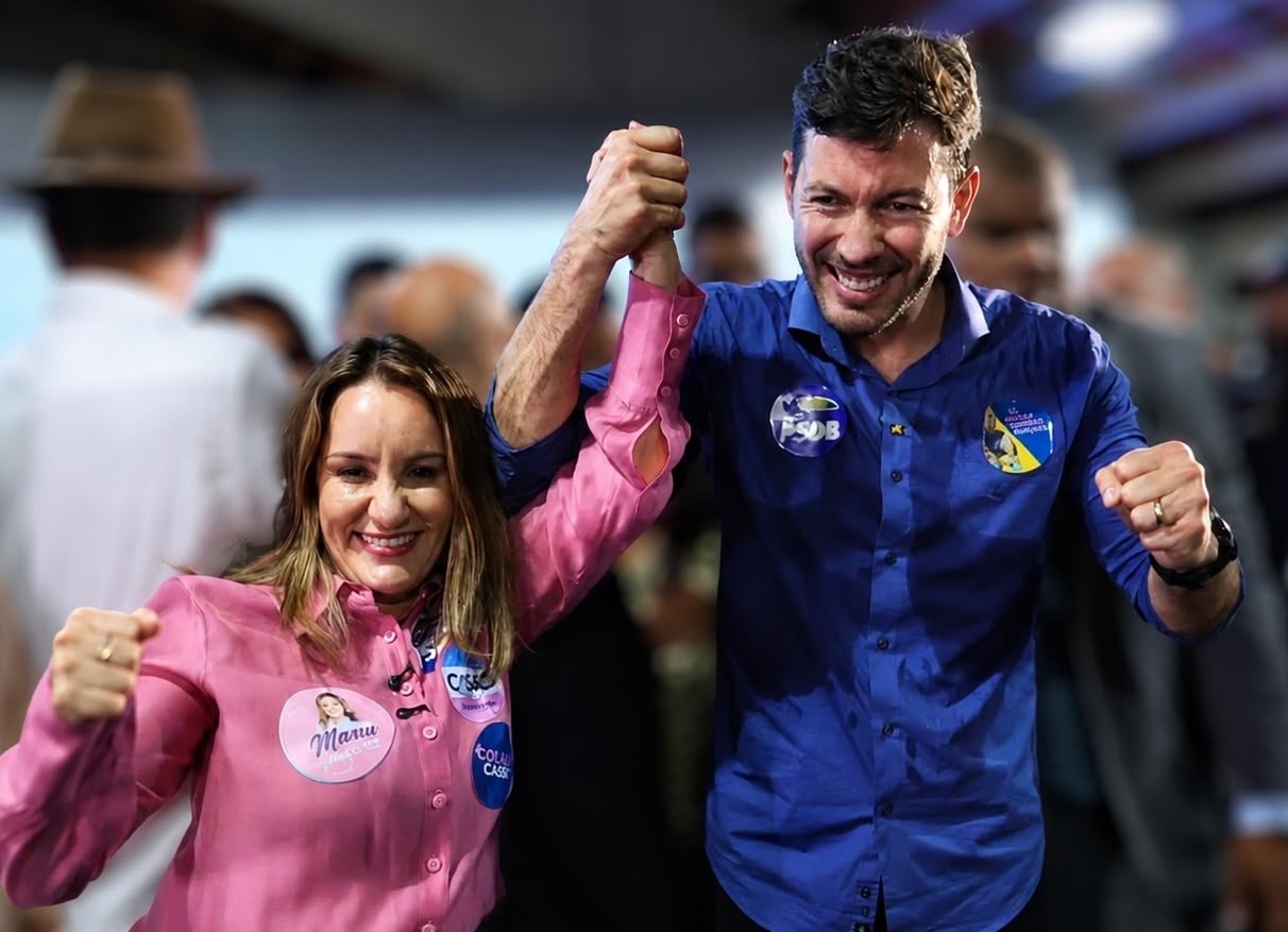 Arnaldinho ergue o braço de Manu na convenção estadual do PSDB-ES (29/07/2026)