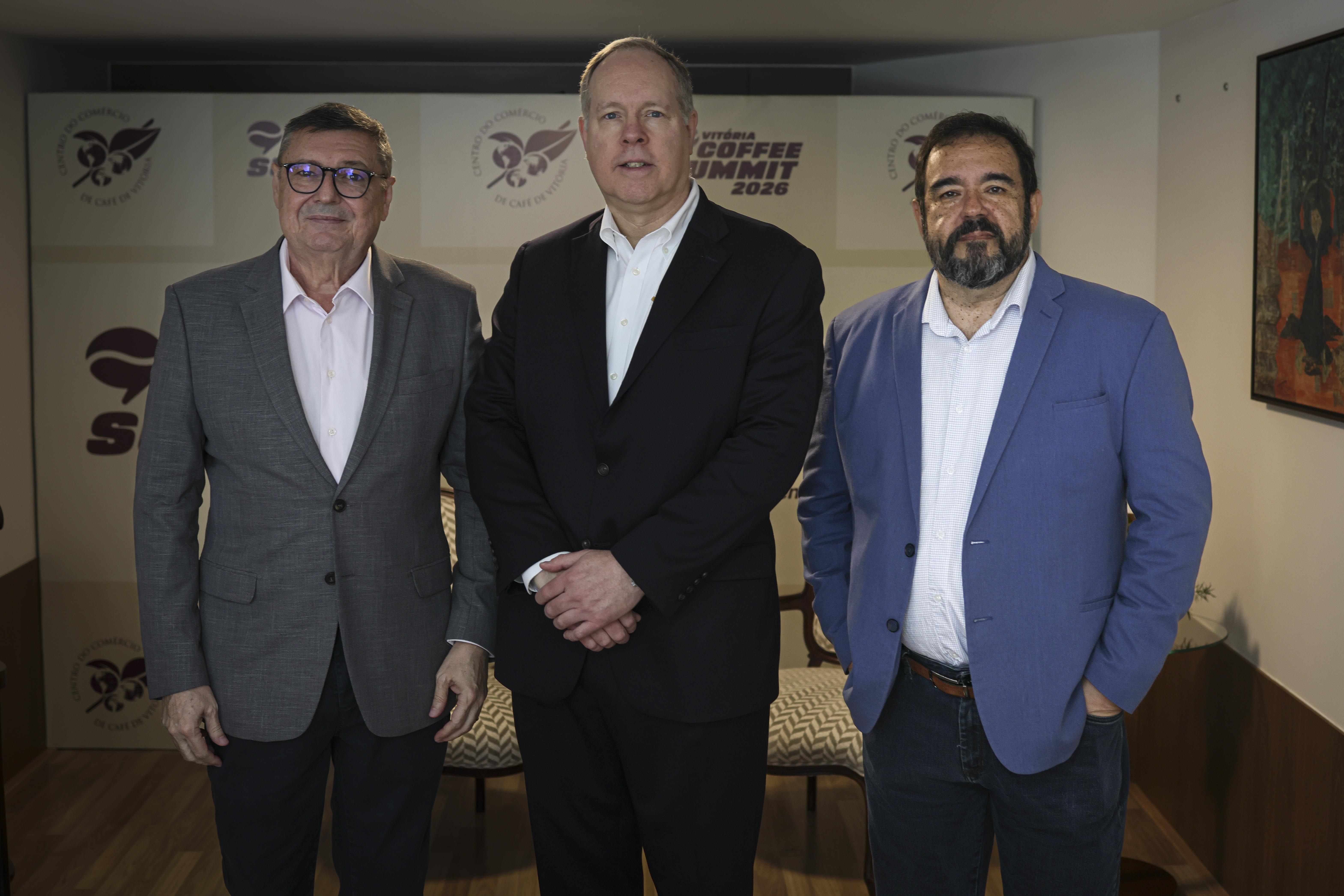 Jorge Nicchio (vice-presidente do CCCV), Bill Murray e Fabrício Tristão (presidente do CCCV)