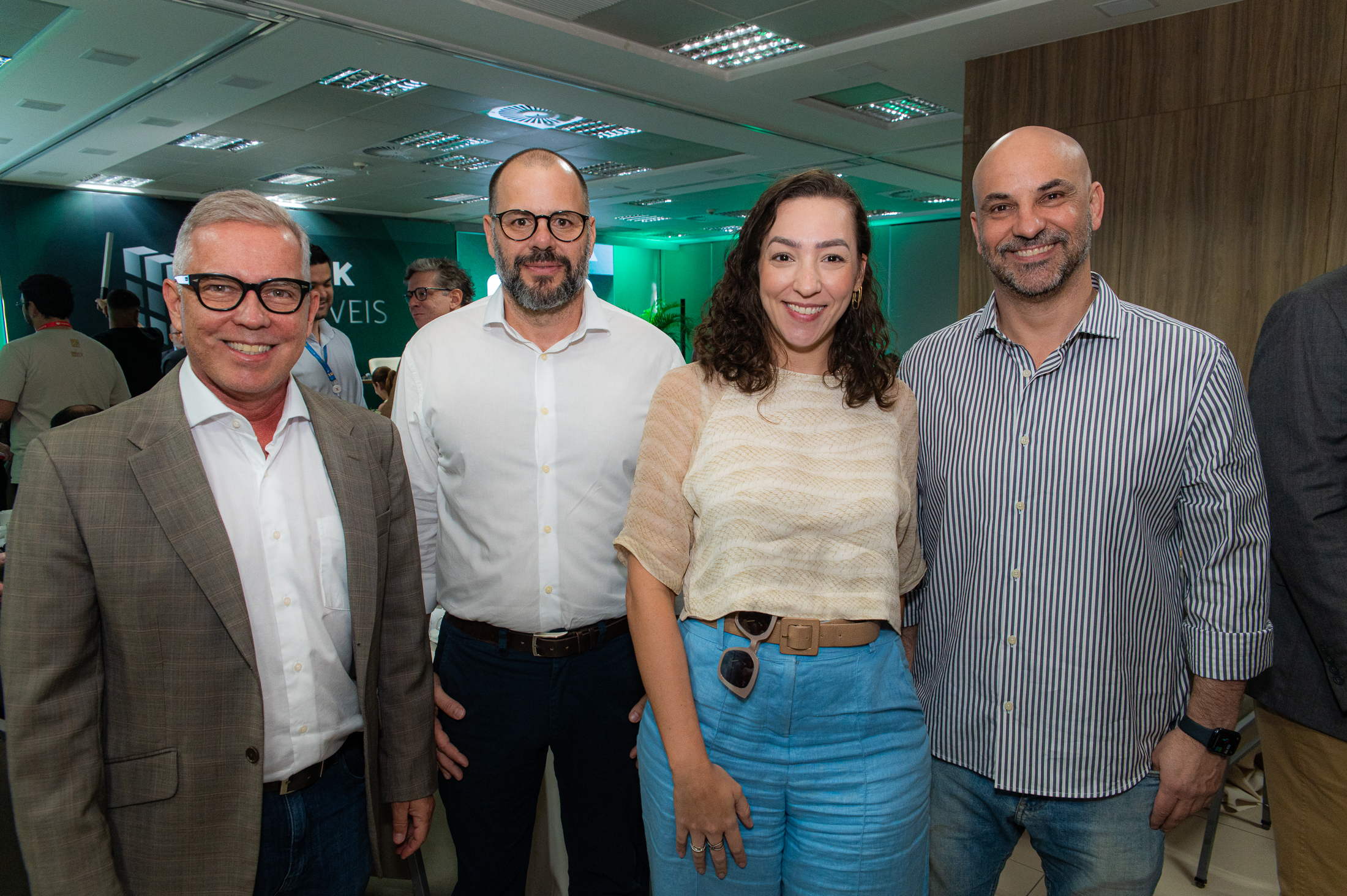 André Hees, Bruno Boechat, diretor administrativo da Octo Empreendimentos, Betânia Pires, gerente de marketing, e Leonardo Veiga, diretor comercial
