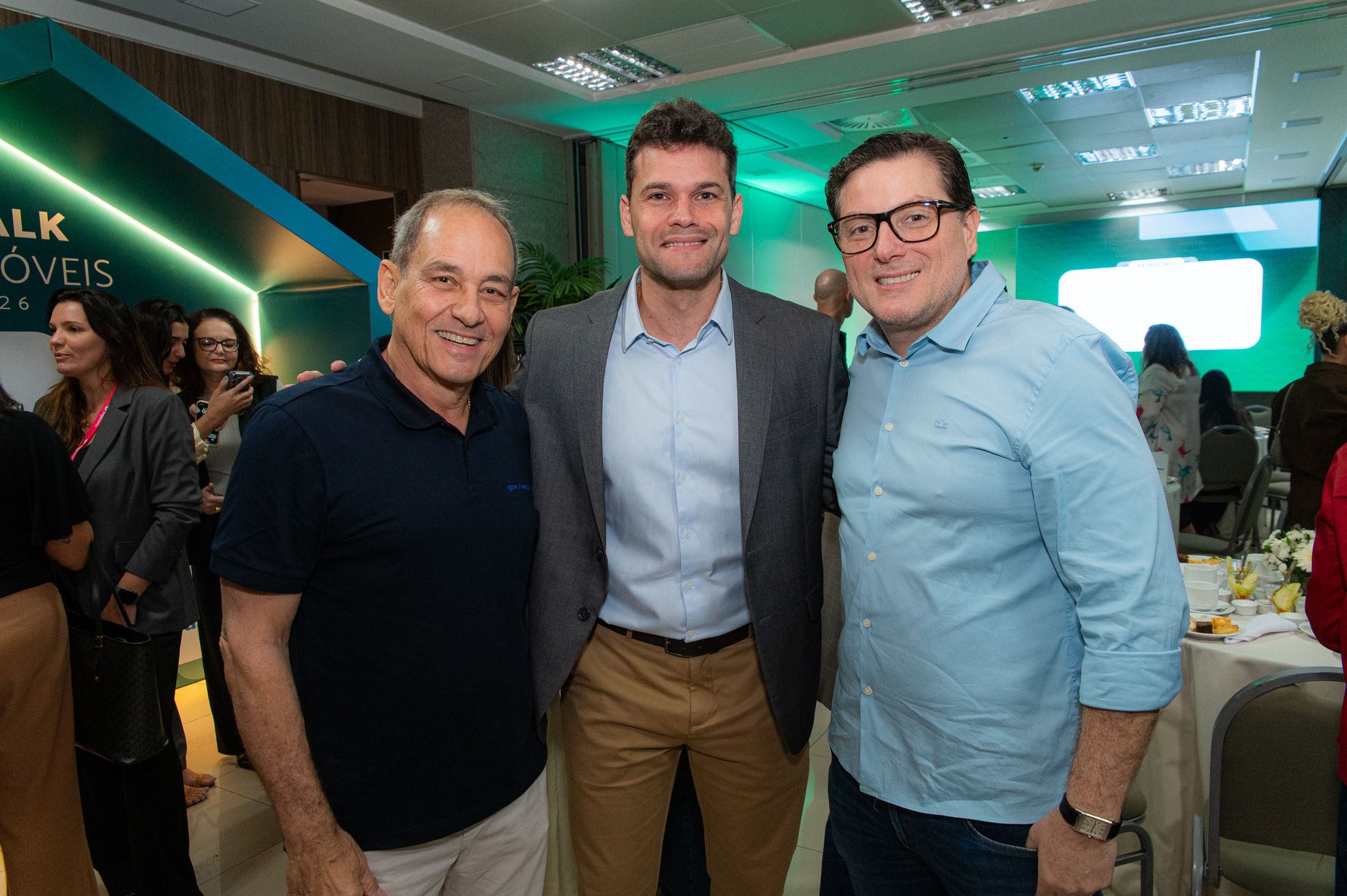 Luiz Guilherme Mazzini Gomes (Mazzini Construtora) e Breno Peixoto, da Nazca, com o jornalista Abdo Filho