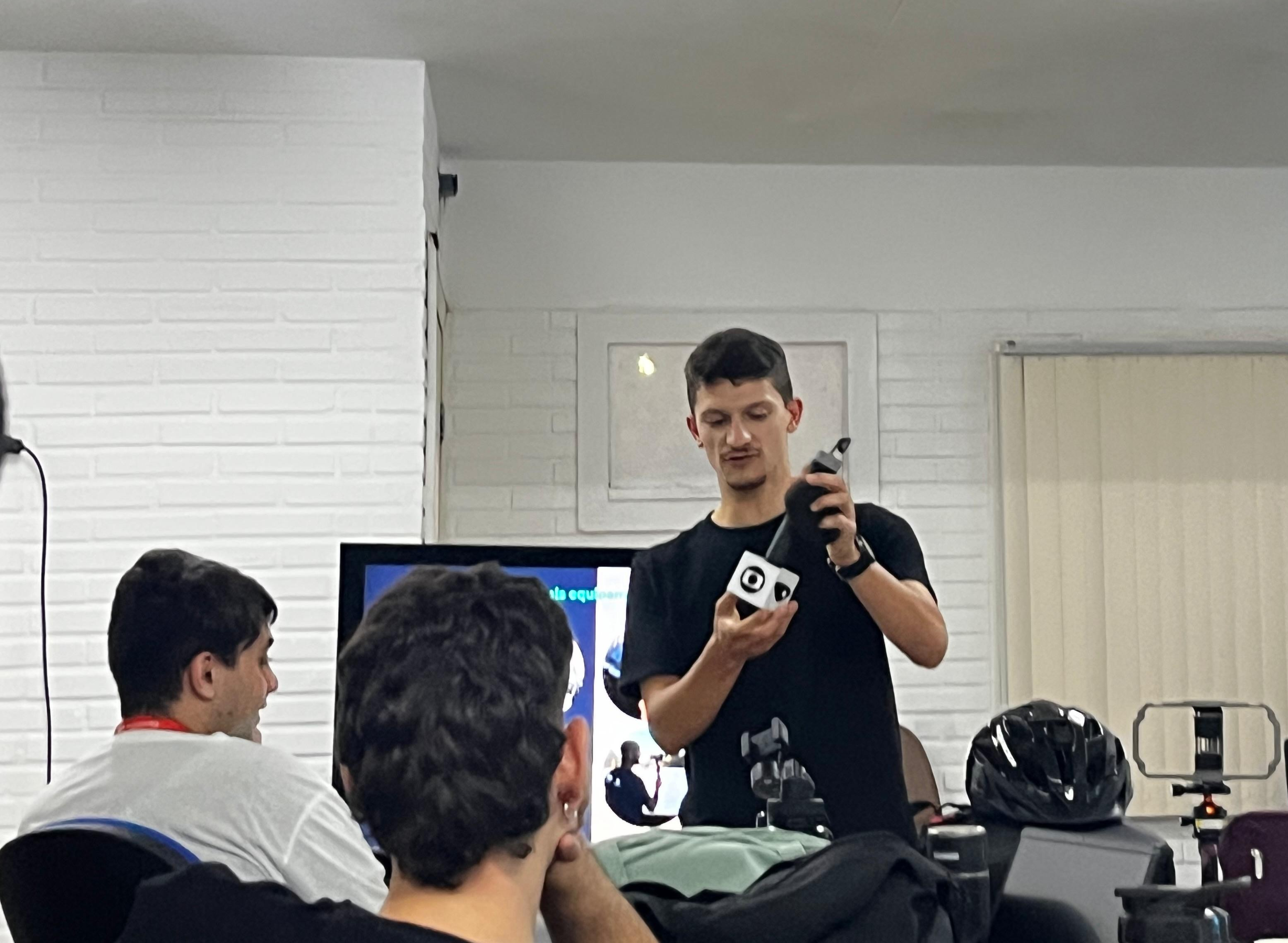 Alberto Borém compartilha técnicas de como fazer jornalismo mobile