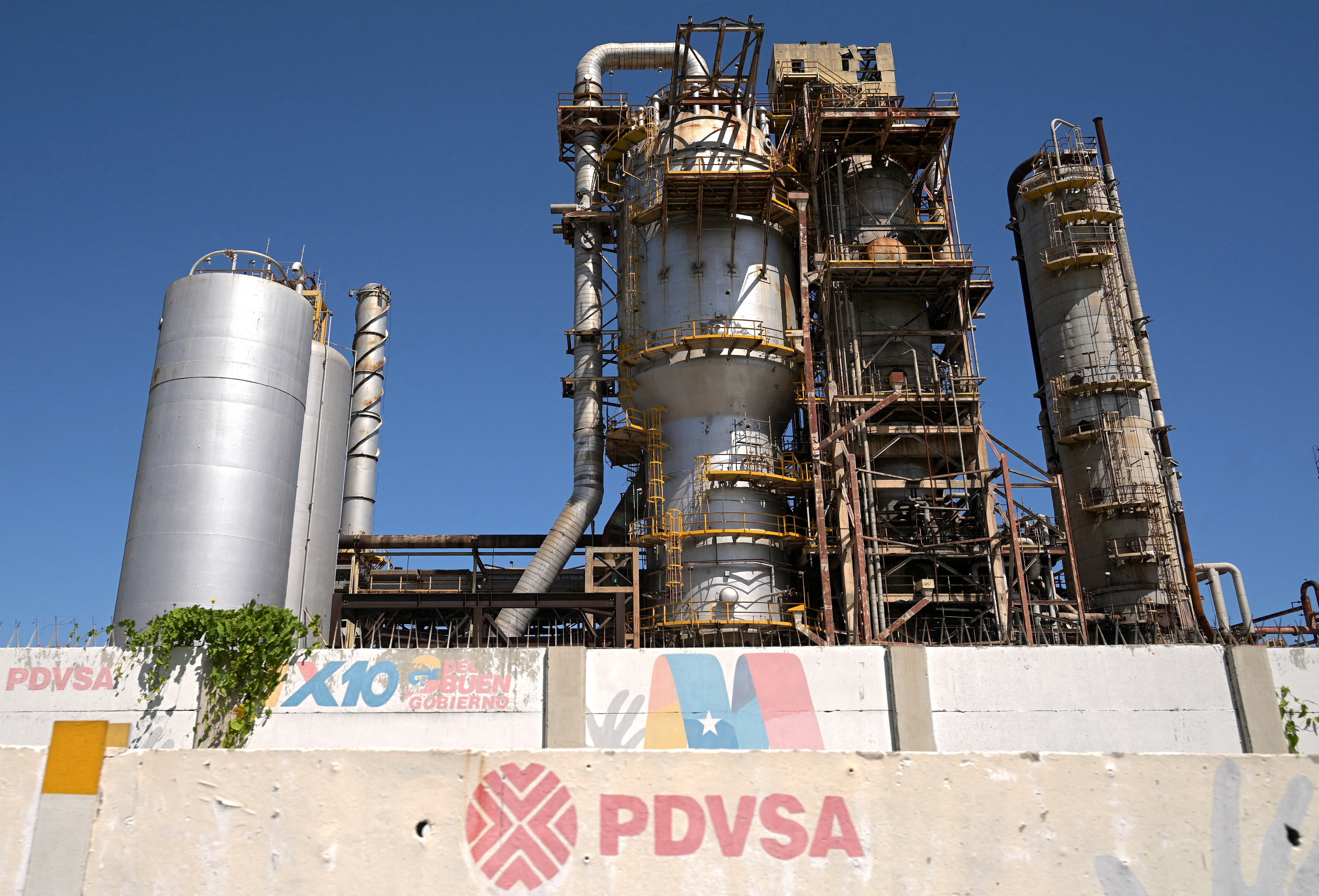 Refinaria de Petróleo da PDVSA na Venezuela