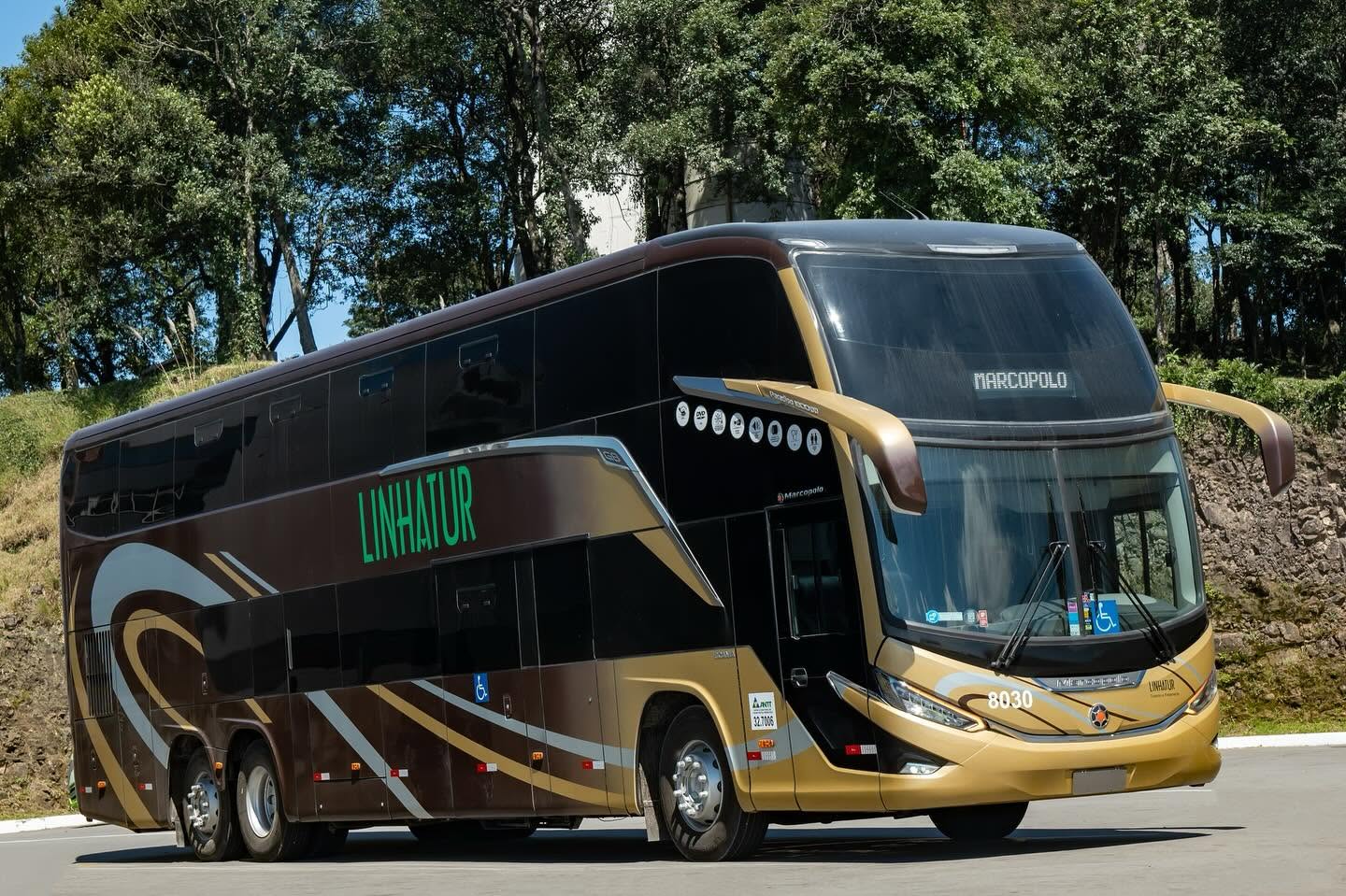 Ônibus da Linhatur, empresa que tem sede em Belo Horizonte (MG)