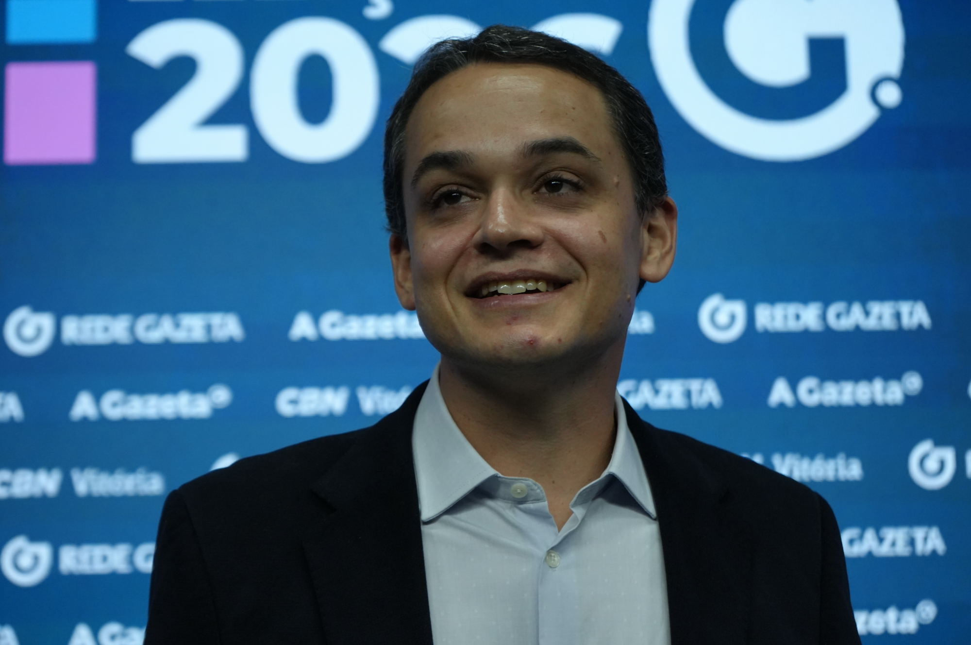 O ex-prefeito Lorenzo Pazolini participando da sabatina realizada por A Gazeta e CBN