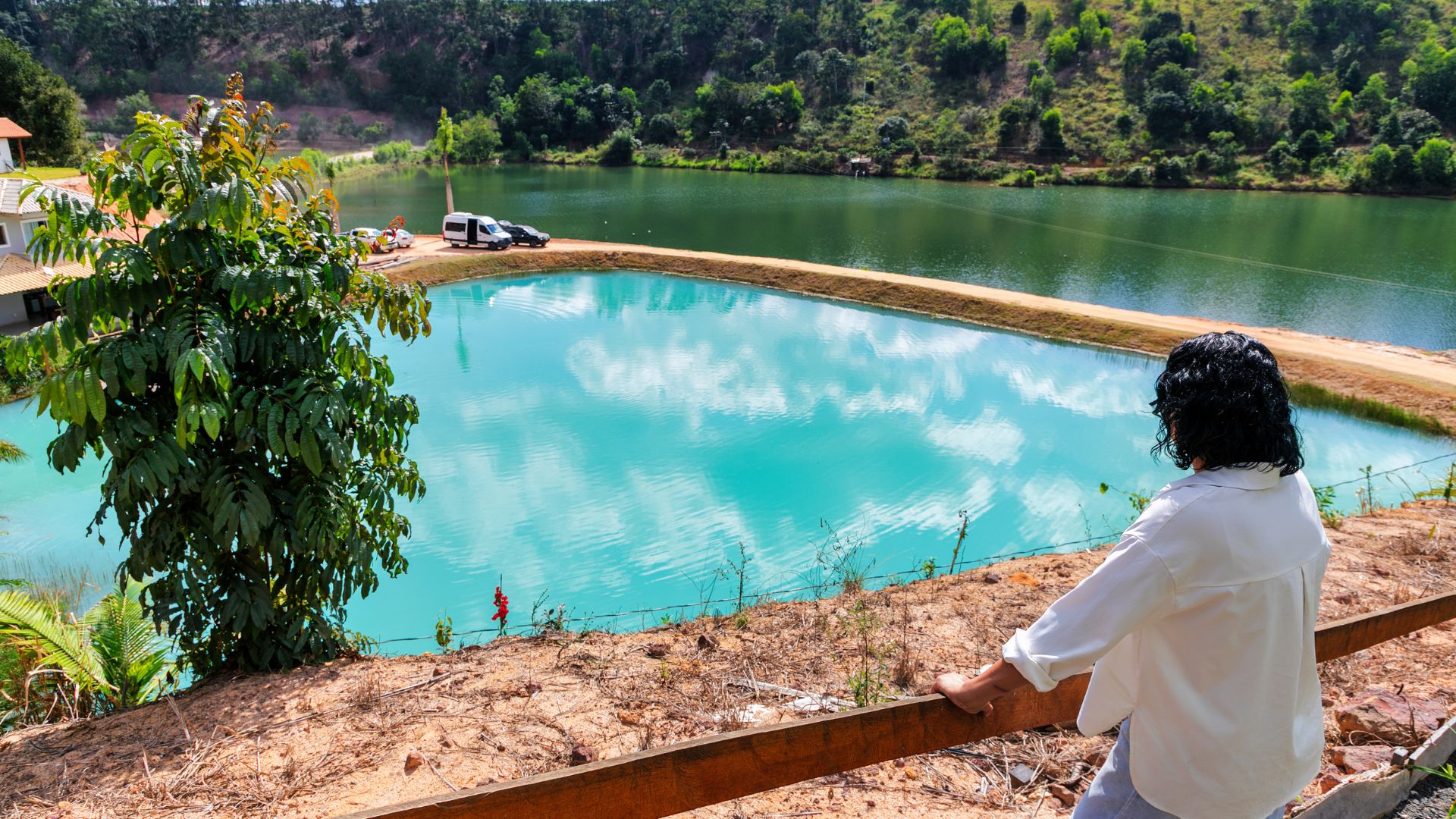 Propriedade rural de Jaguaré abriga lagoa de águas azuladas e integra roteiro que valoriza a produção de café Conilon e o turismo no campo
