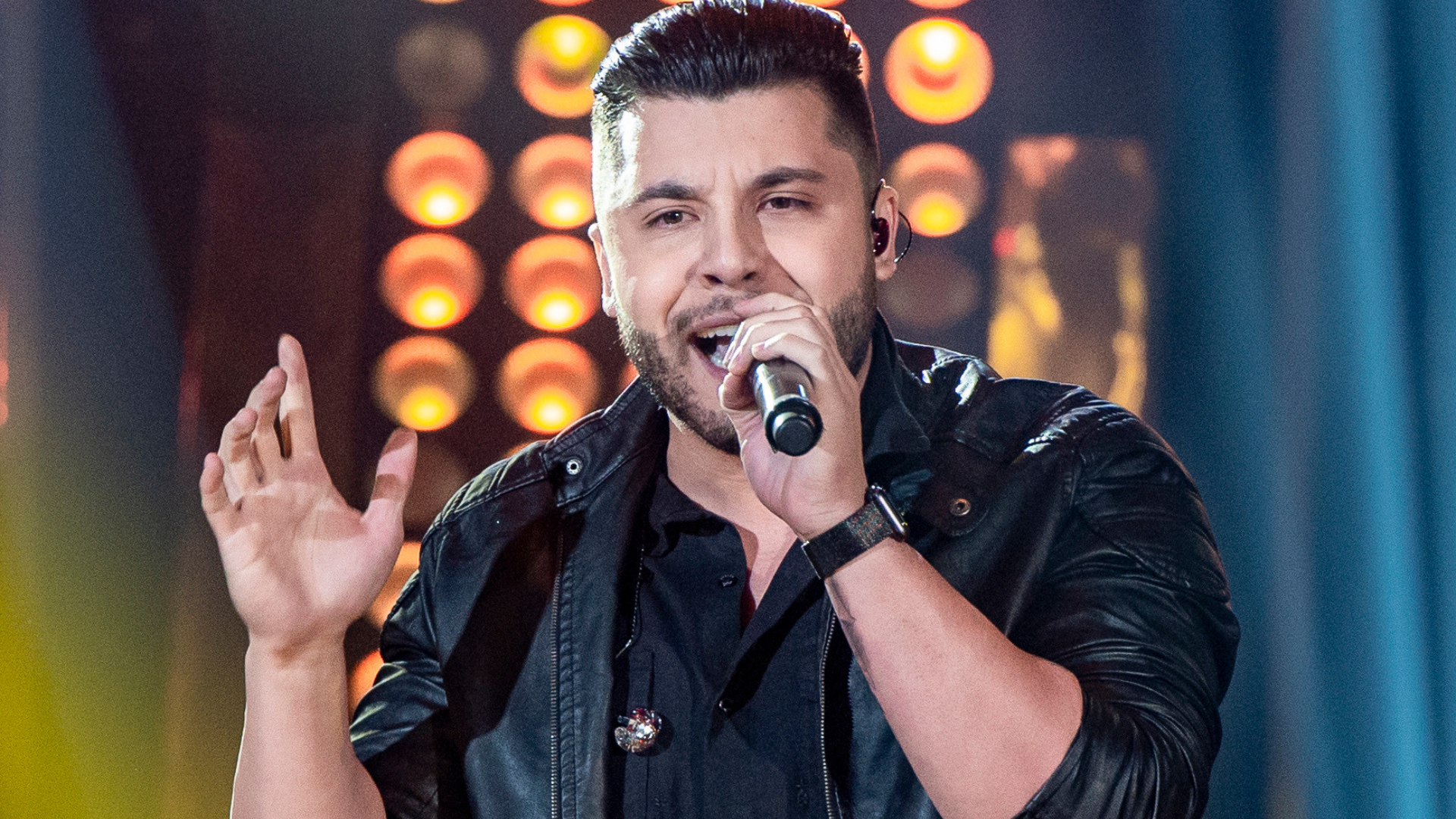 Murilo Huff se apresenta pela primeira vez em Vitória em sunset sertanejo