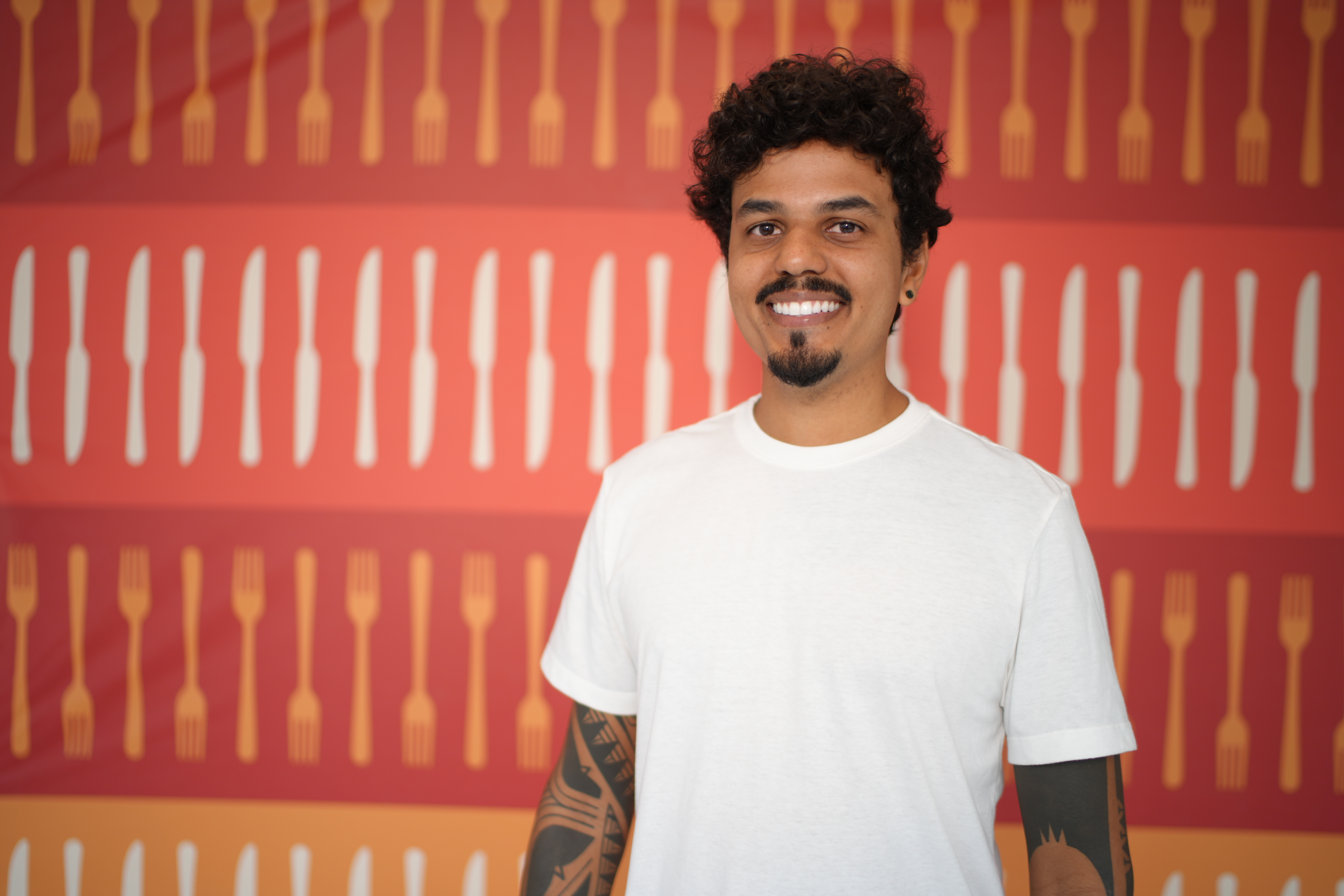 Murilo Góes tem 35 anos, é cozinheiro, educador e pesquisador da alimentação
