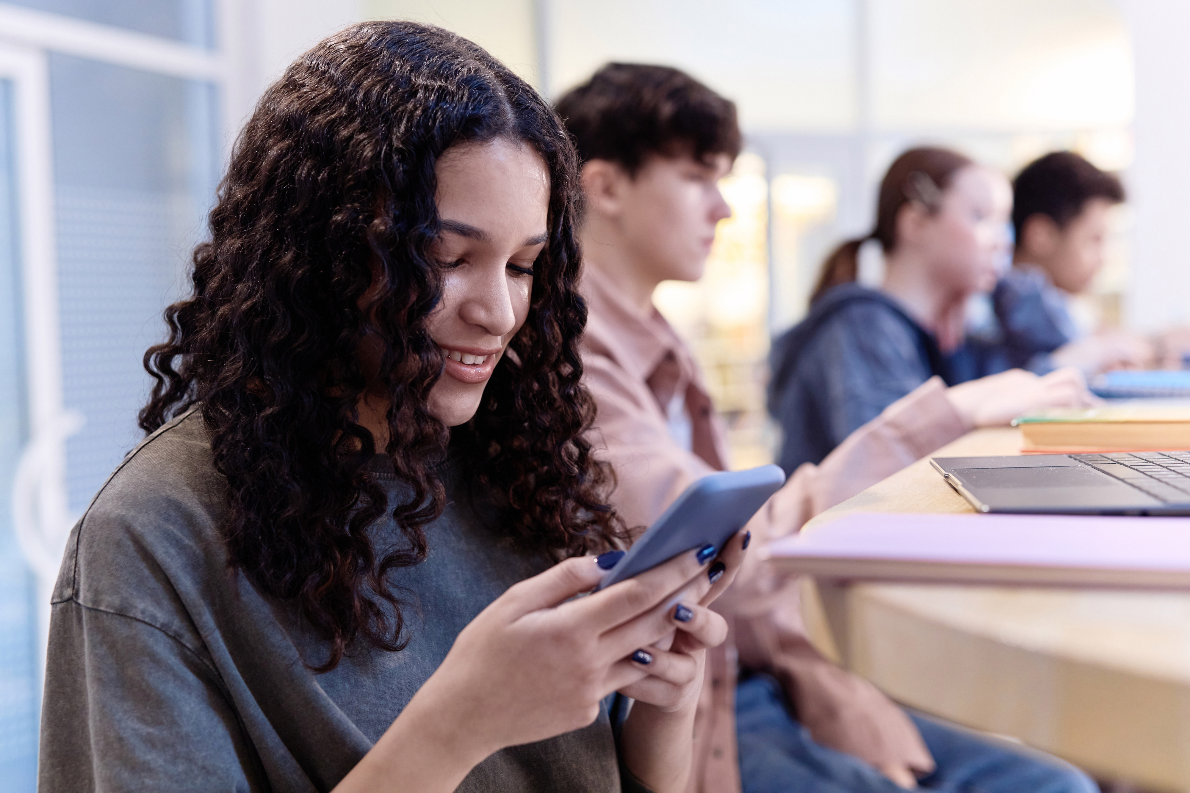 uso de celular; escola; distração