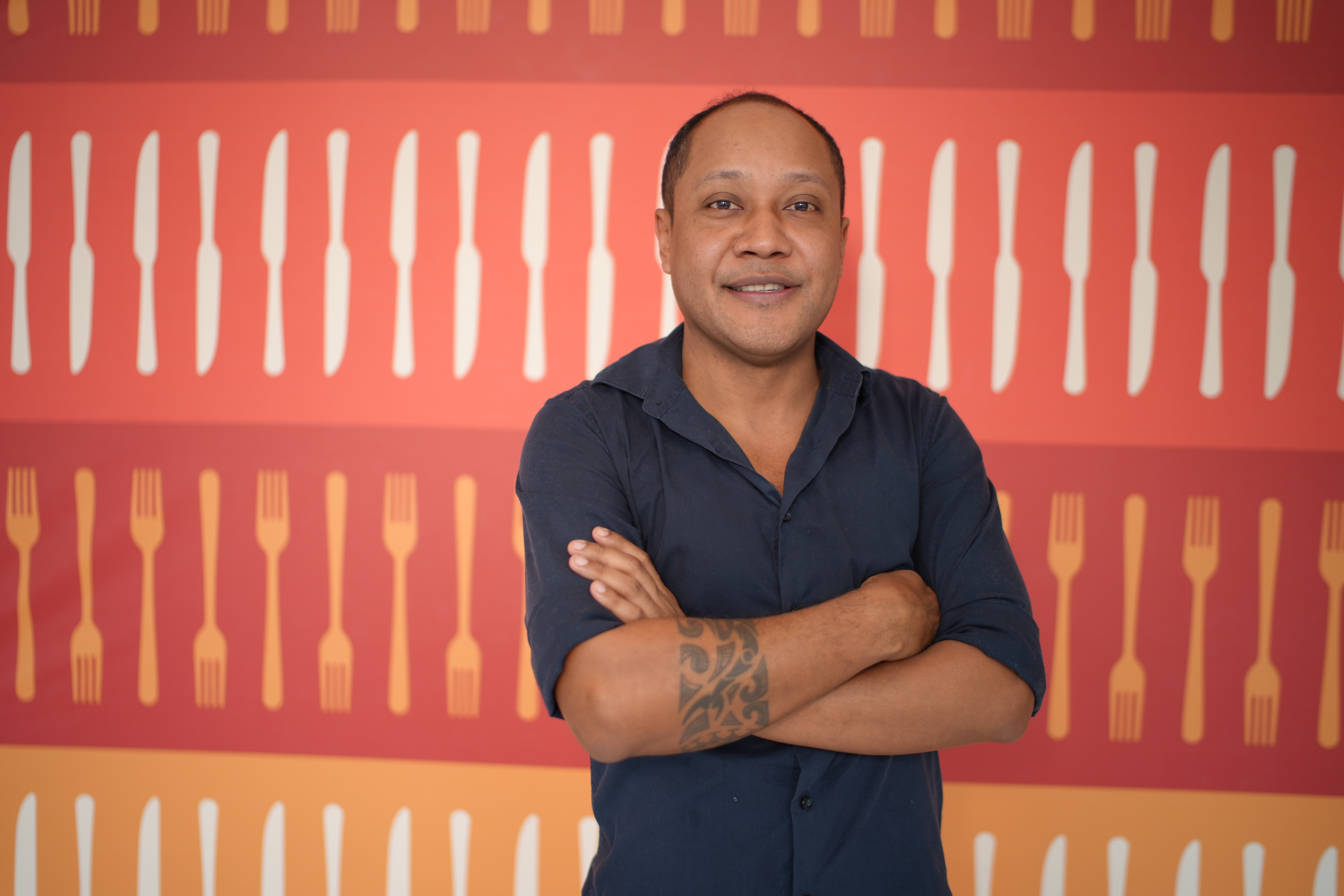 Harum Katharian é chef de cozinha, formado em gastronomia francesa