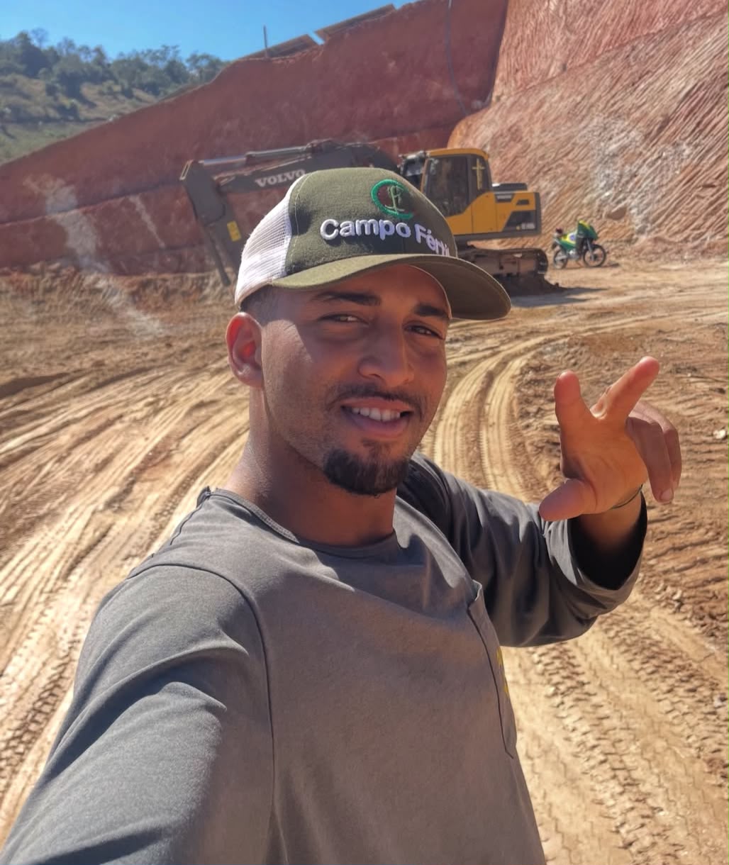 Maurício da Silva dos Santos (destaque) morreu em acidente de moto