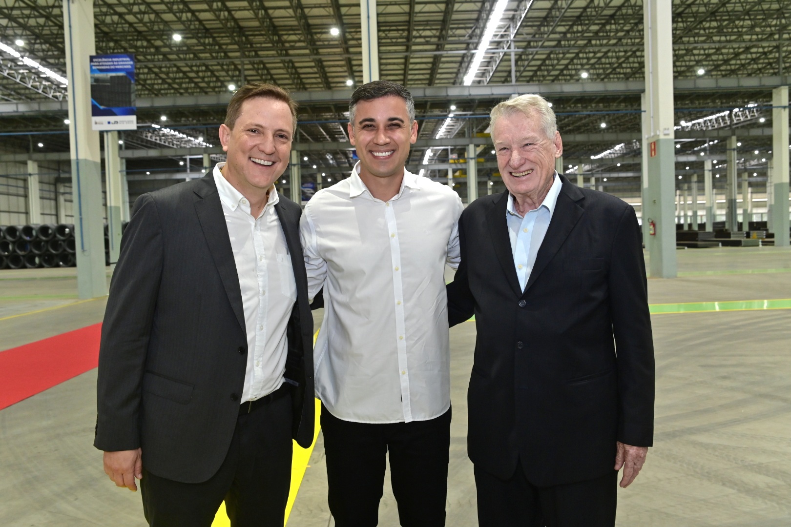 Mauricio Suarez, o prefeito da Serra Weverson Meirelles e Ronaldo Roque Campo