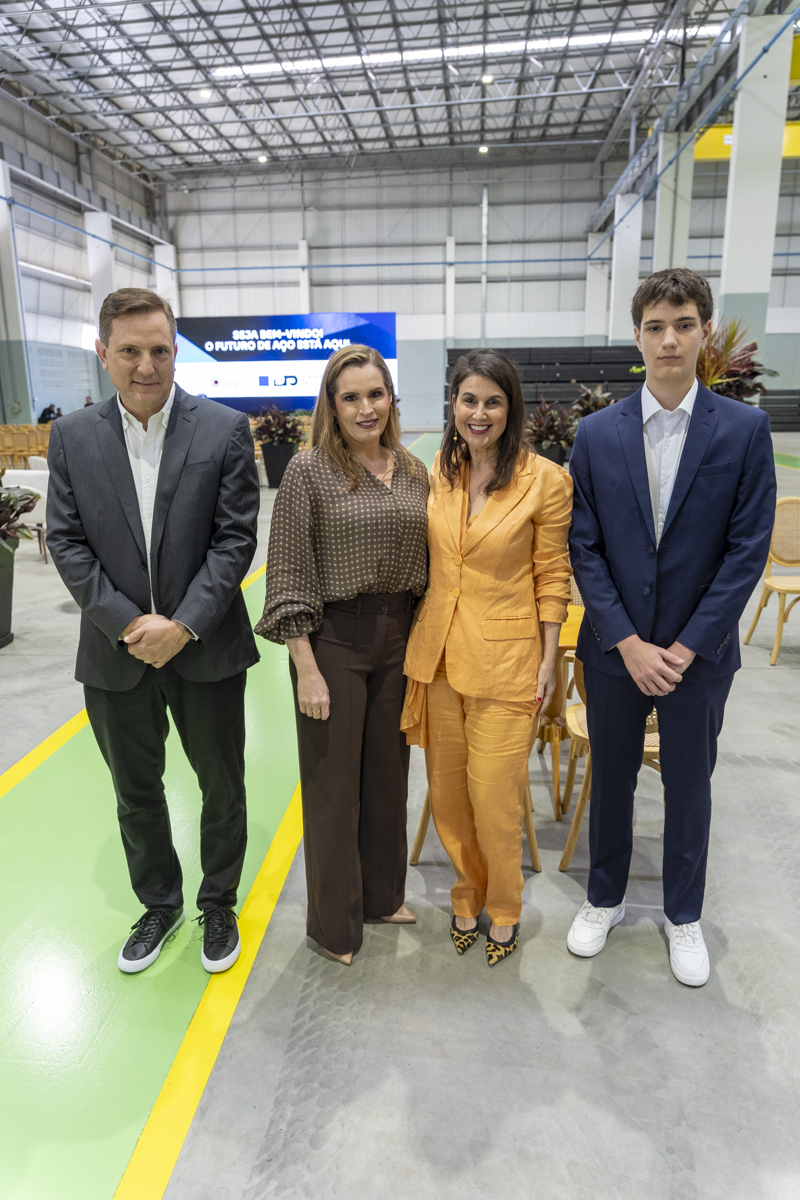 Mauricio Suarez, Danielly Colodeti Campo, Renata Rasseli e Mateus Campo Suarez