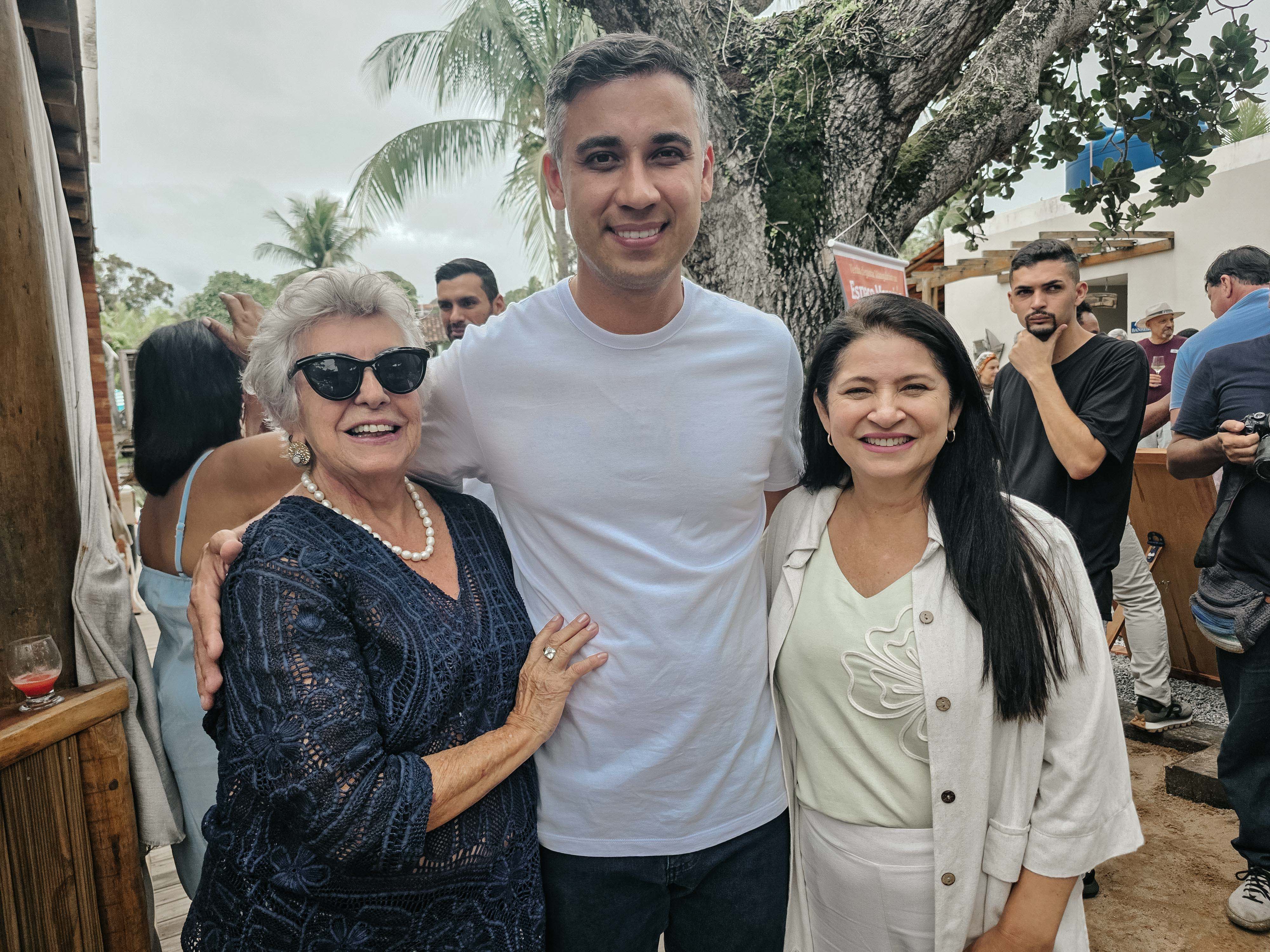 Elba Sanidei, o prefeito da Serra Weverson Meireles e a vice-prefeita da Serra Gracimeri Gaviorno