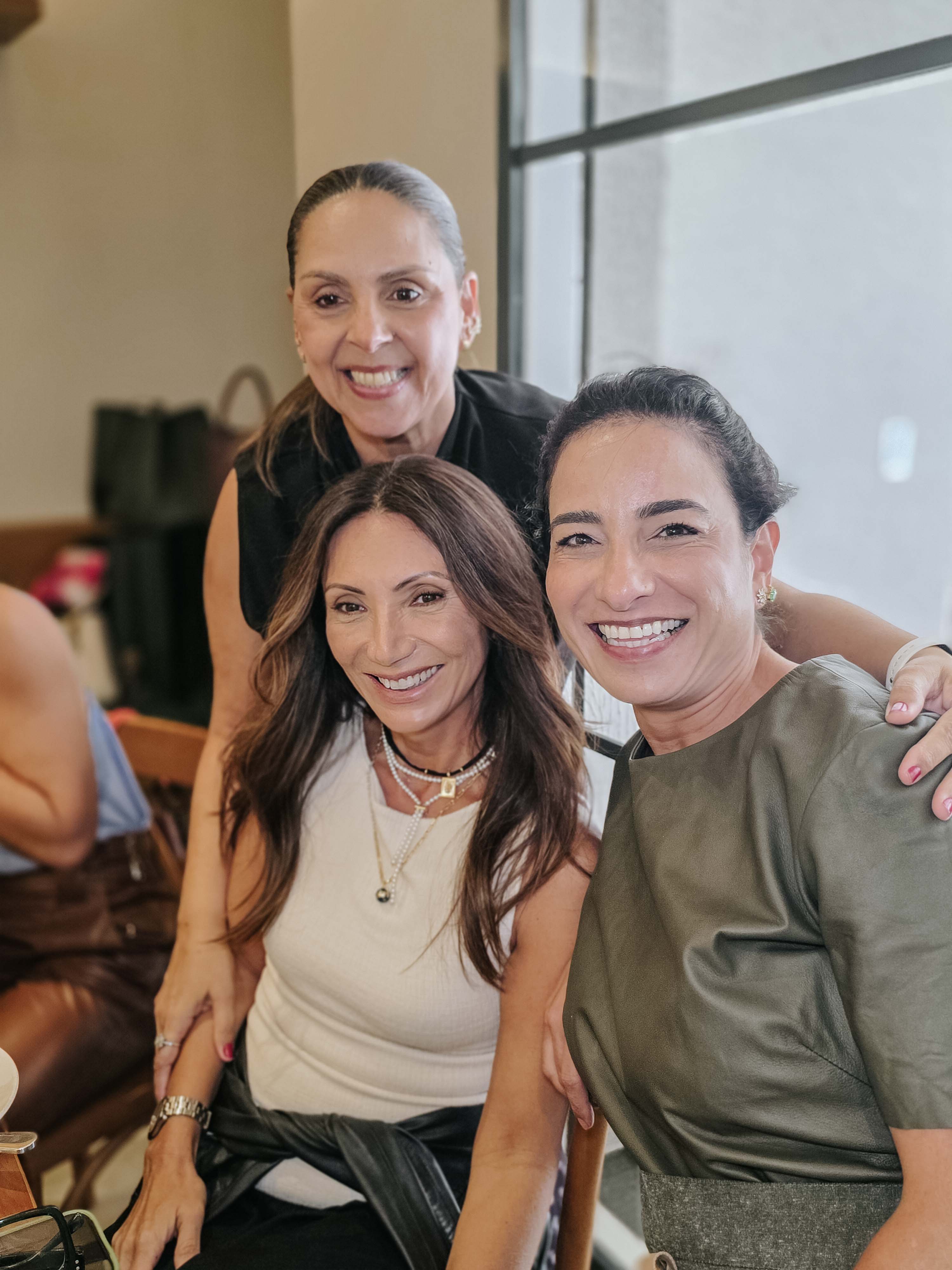 Kris Junqueira, Ana Caroni e Samia Sassine