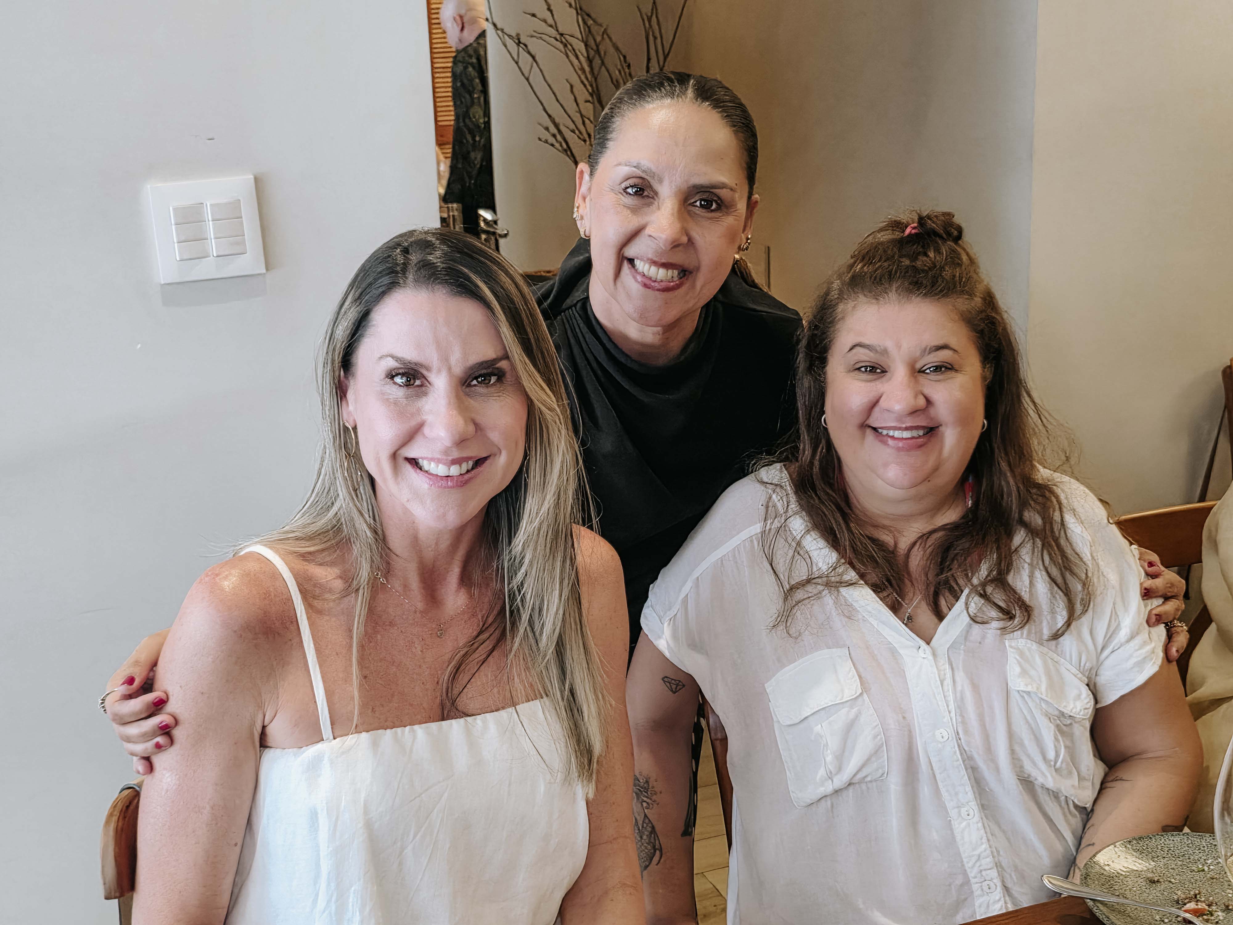 Letícia Dalvi, Ana Caroni e Larissa Tantan