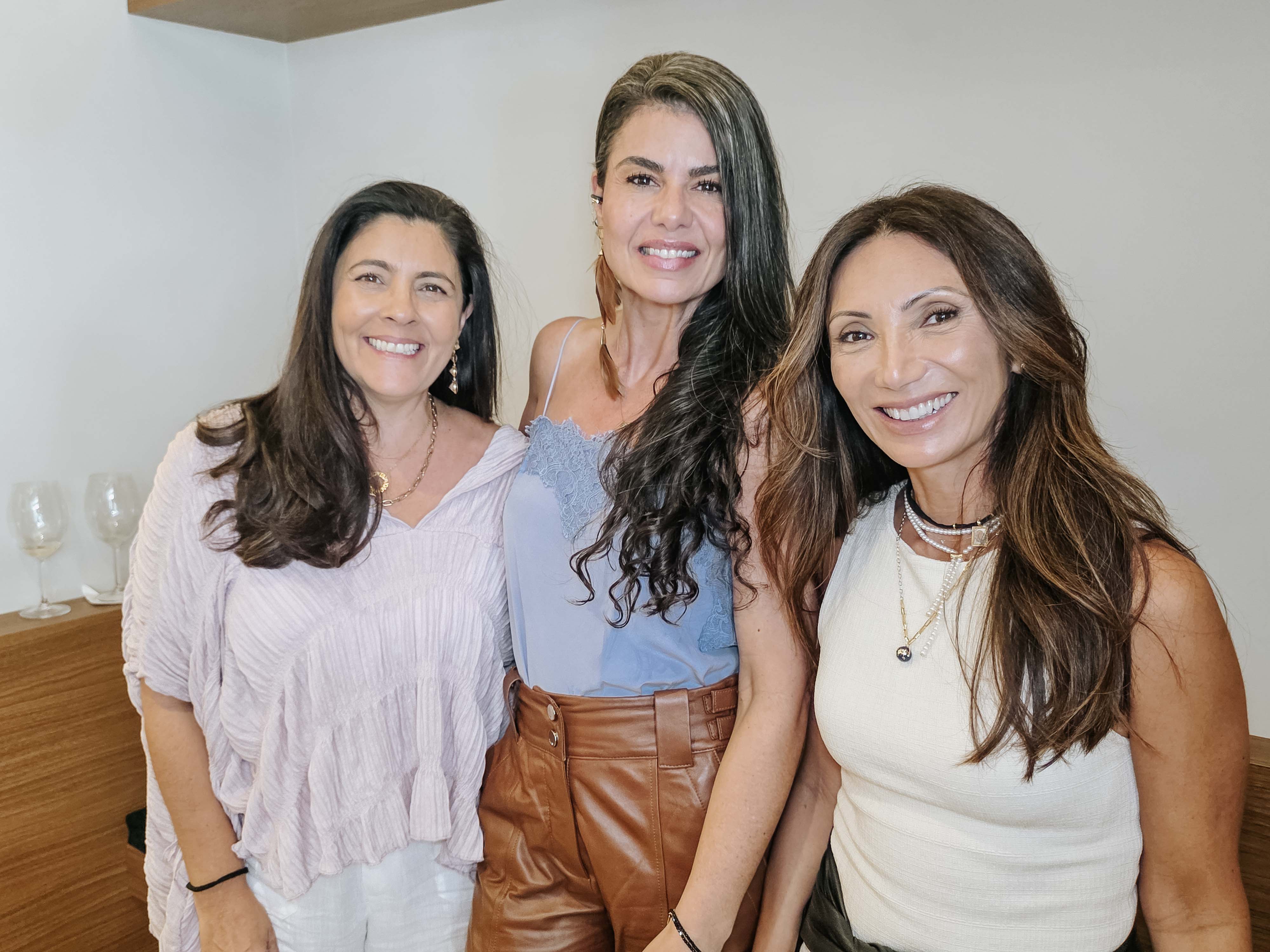 Taiza Ammar, Carol Lobato e Kris Junqueira