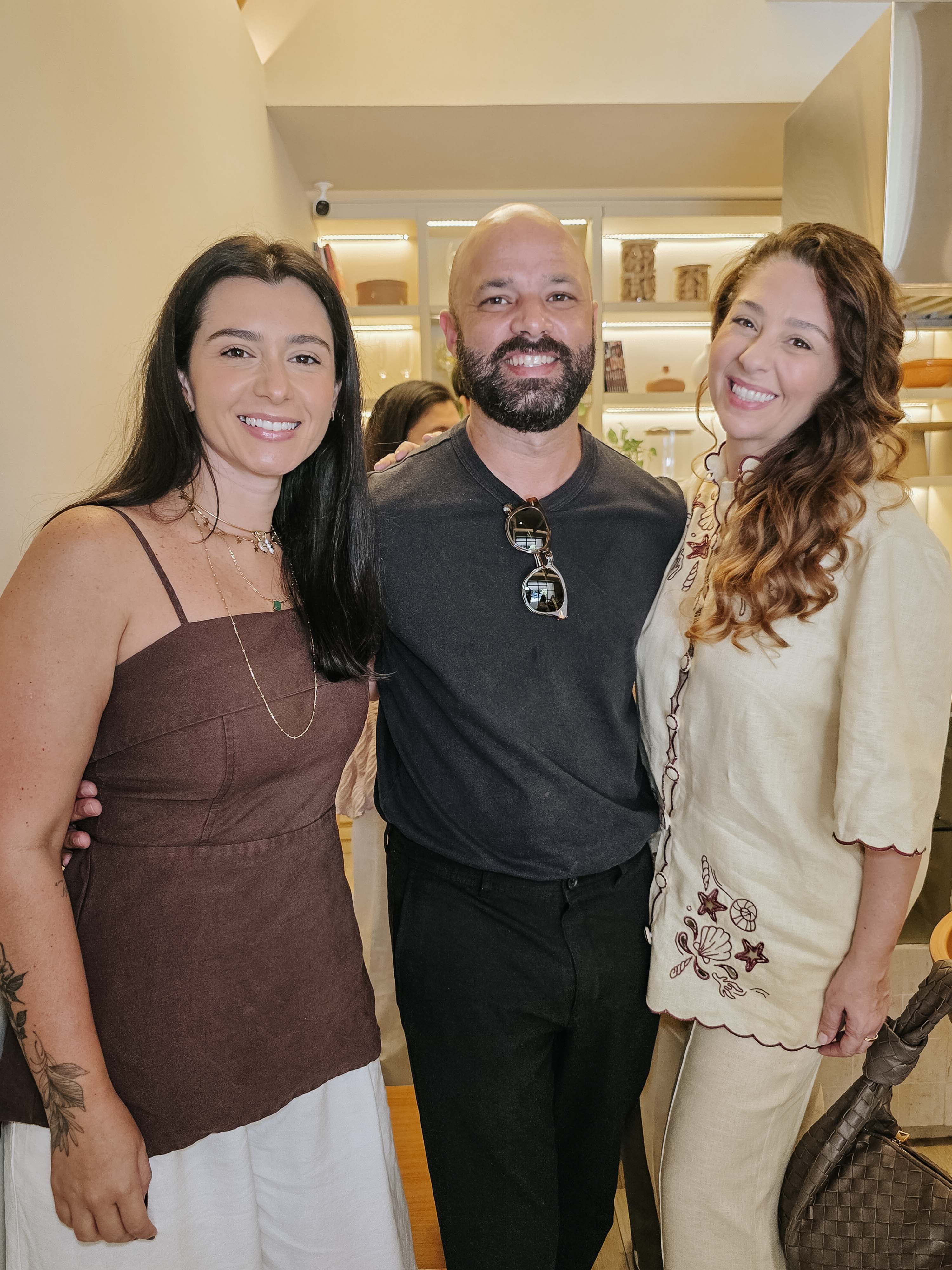 Manu Leão, Flavio Alvarenga e Marianne Assbu