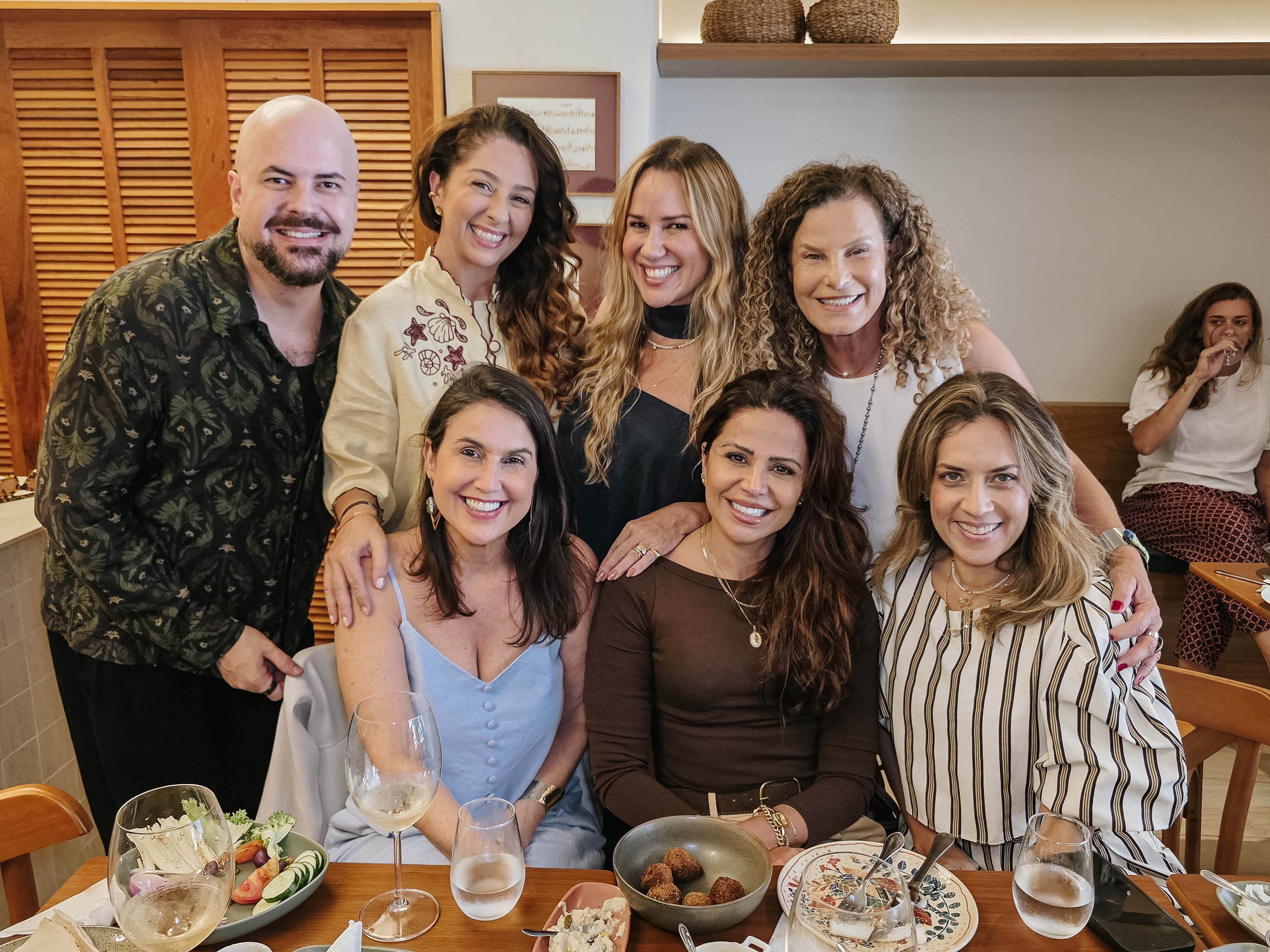 Dudu Altoé, Marianne Assbu, Rachel Pires, Mônica Zorzanelli, Renata Rasseli, Viviane Anselmé e Gisa Rezende