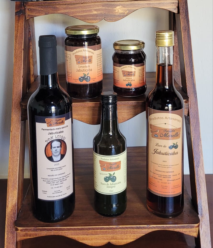 Produtos à venda a Feira da Agricultura Familiar e Reforma Agrária (FEAFES))
