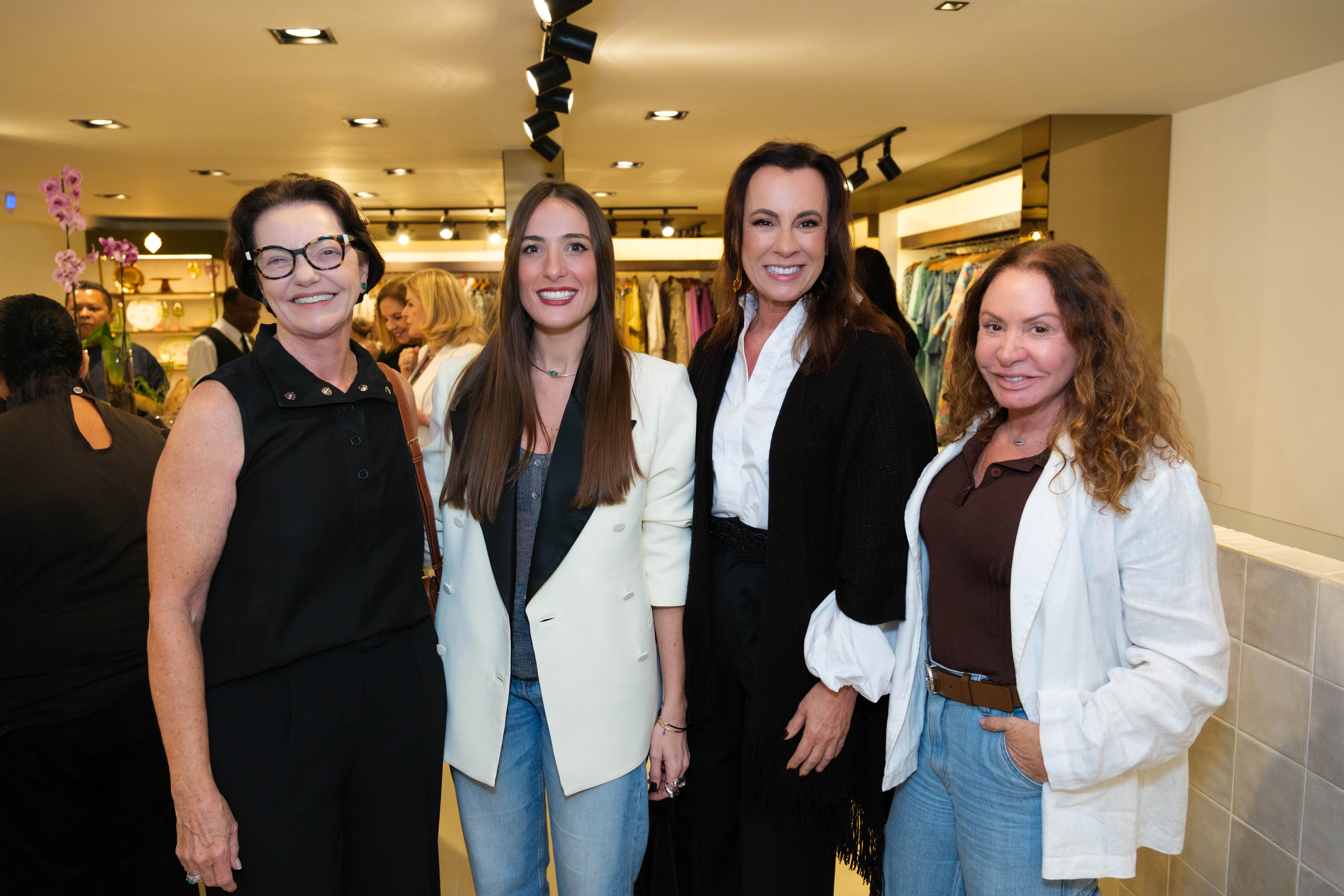 Eulália Chieppe, Marcela Bussanra, Luciana Almeida e Rose Frizzera