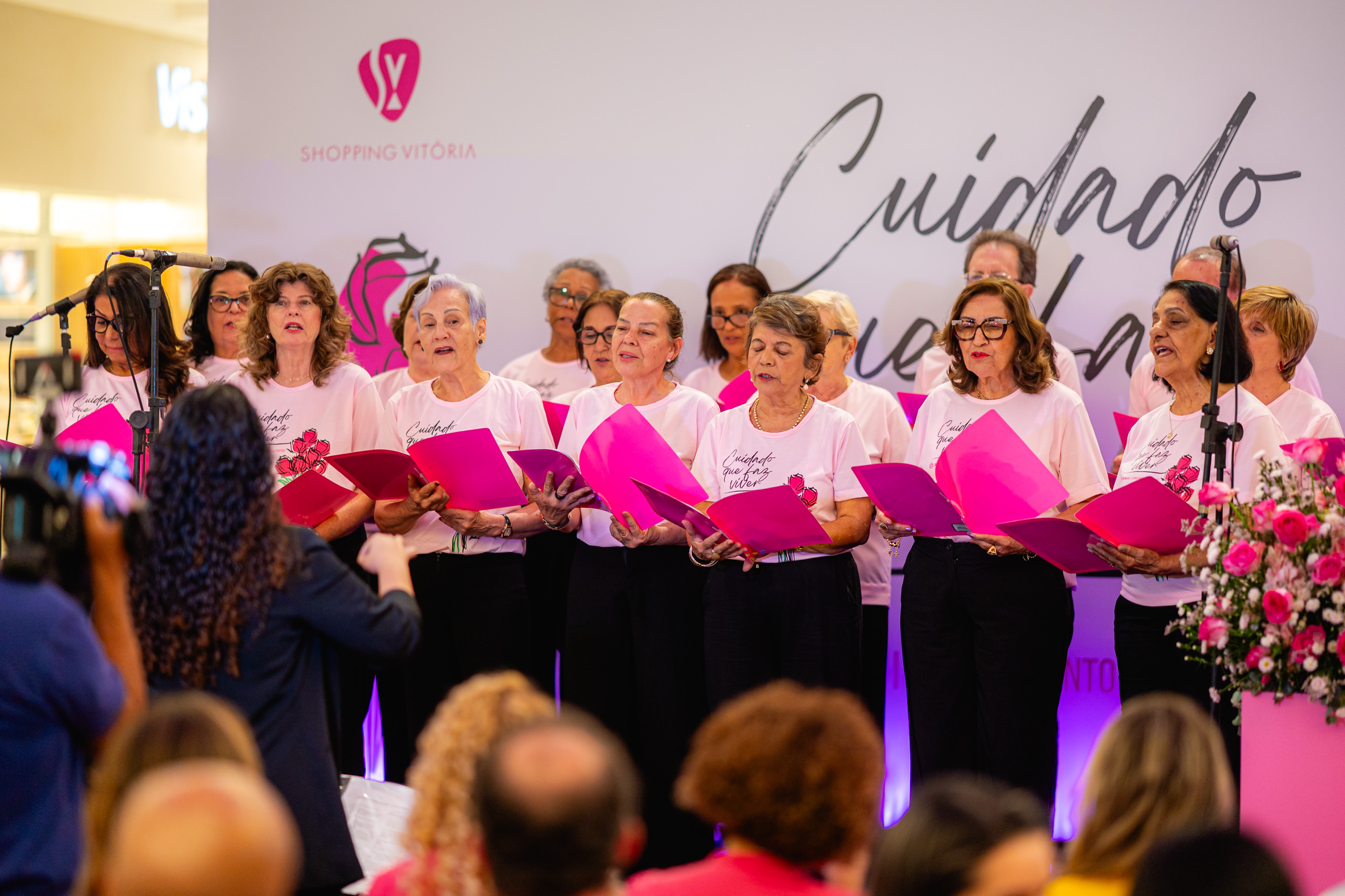 Afecc abre oficialmente o Outubro Rosa 2026 em cerimônia inédita no Shopping Vitóri