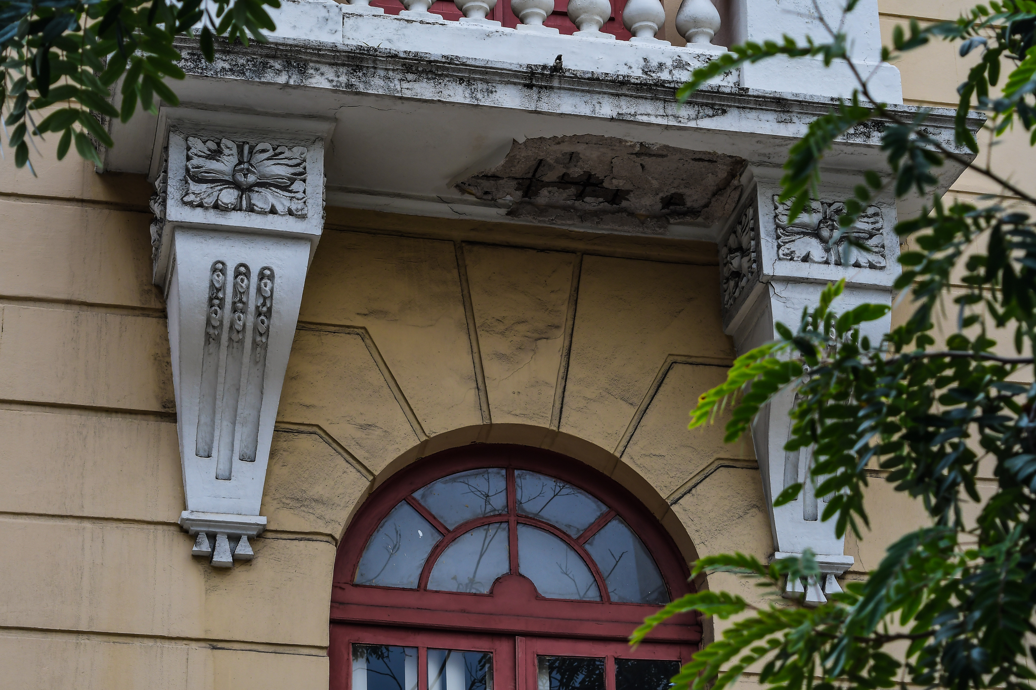 Parte da marquise do prédio da FAFI caiu