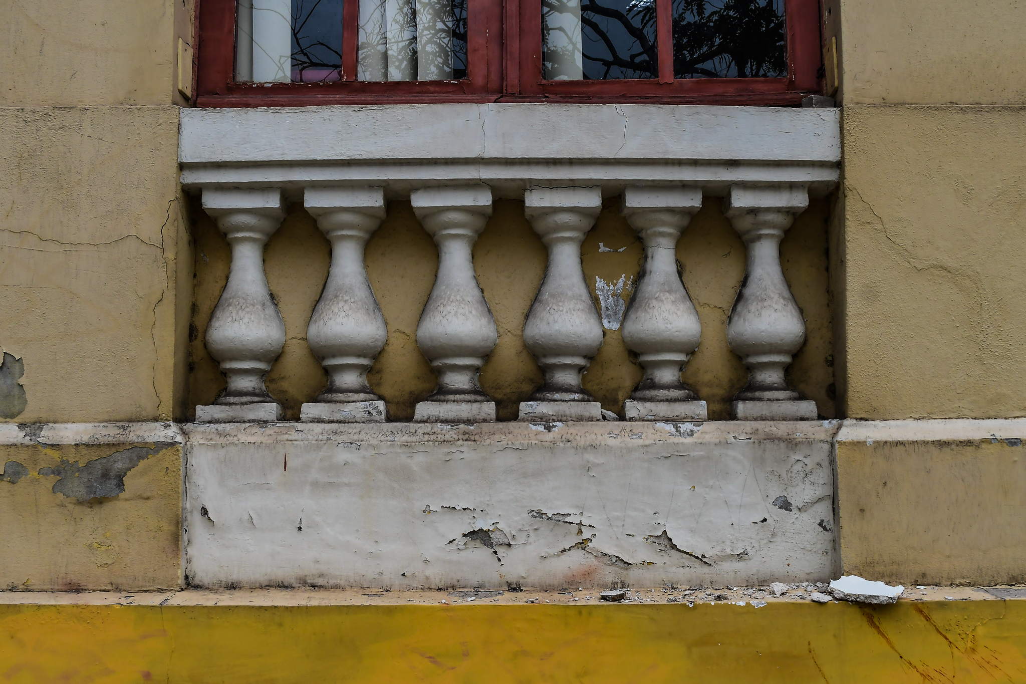 Parte da marquise do prédio da FAFI caiu