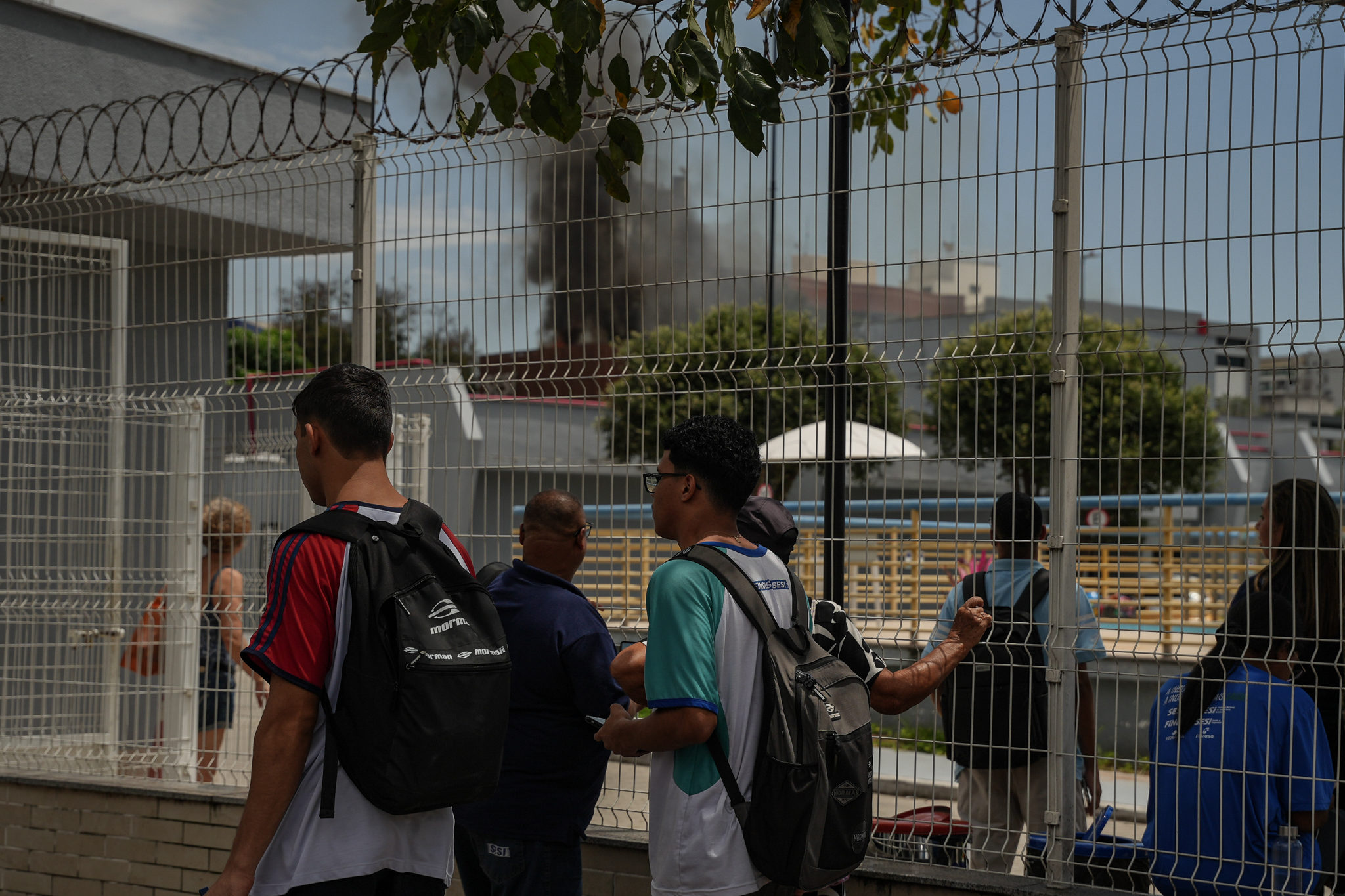 Incêndio atinge teatro do Sesi em Jardim da Penha