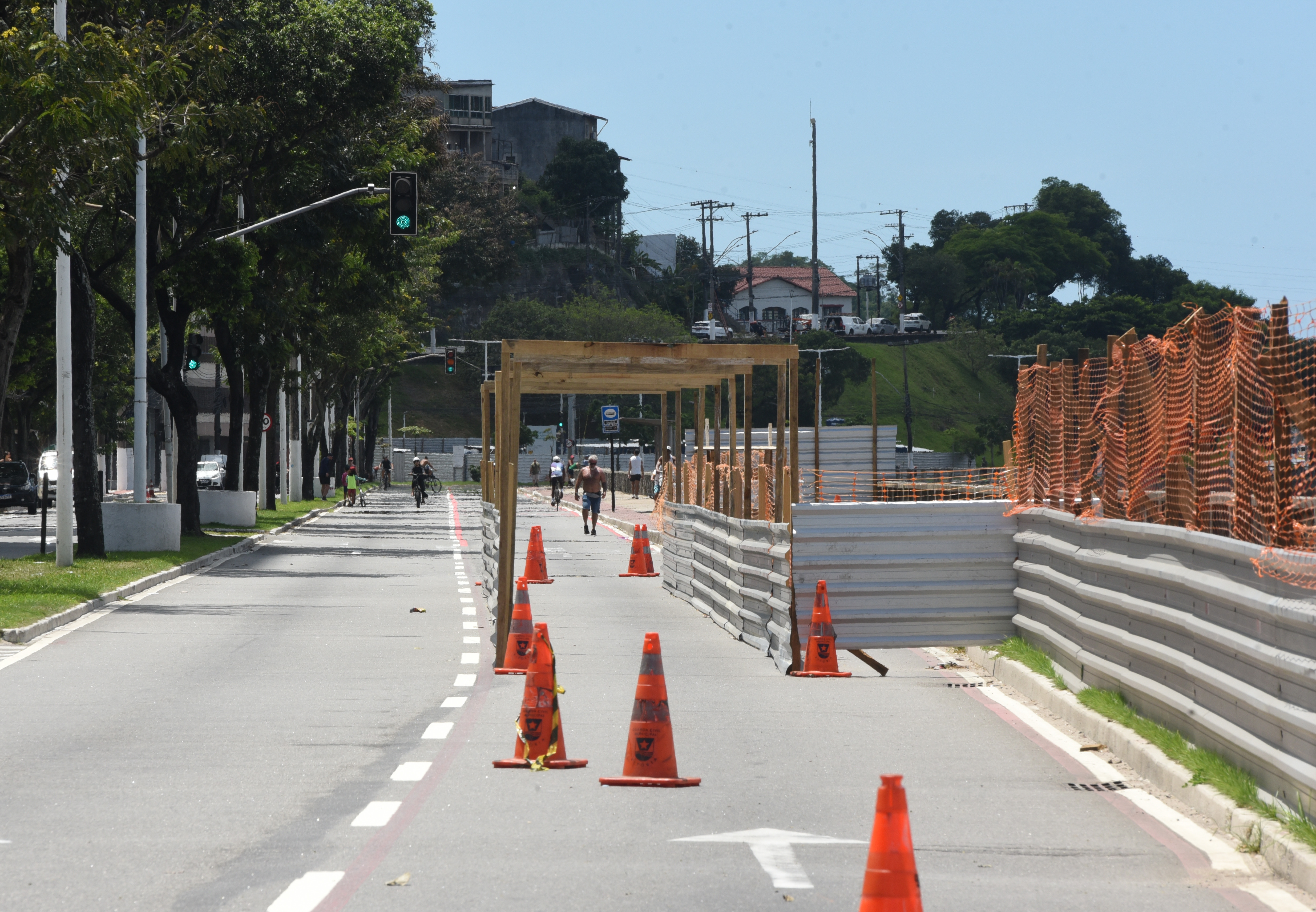 Faixa interdida na Avenida Beira Mar