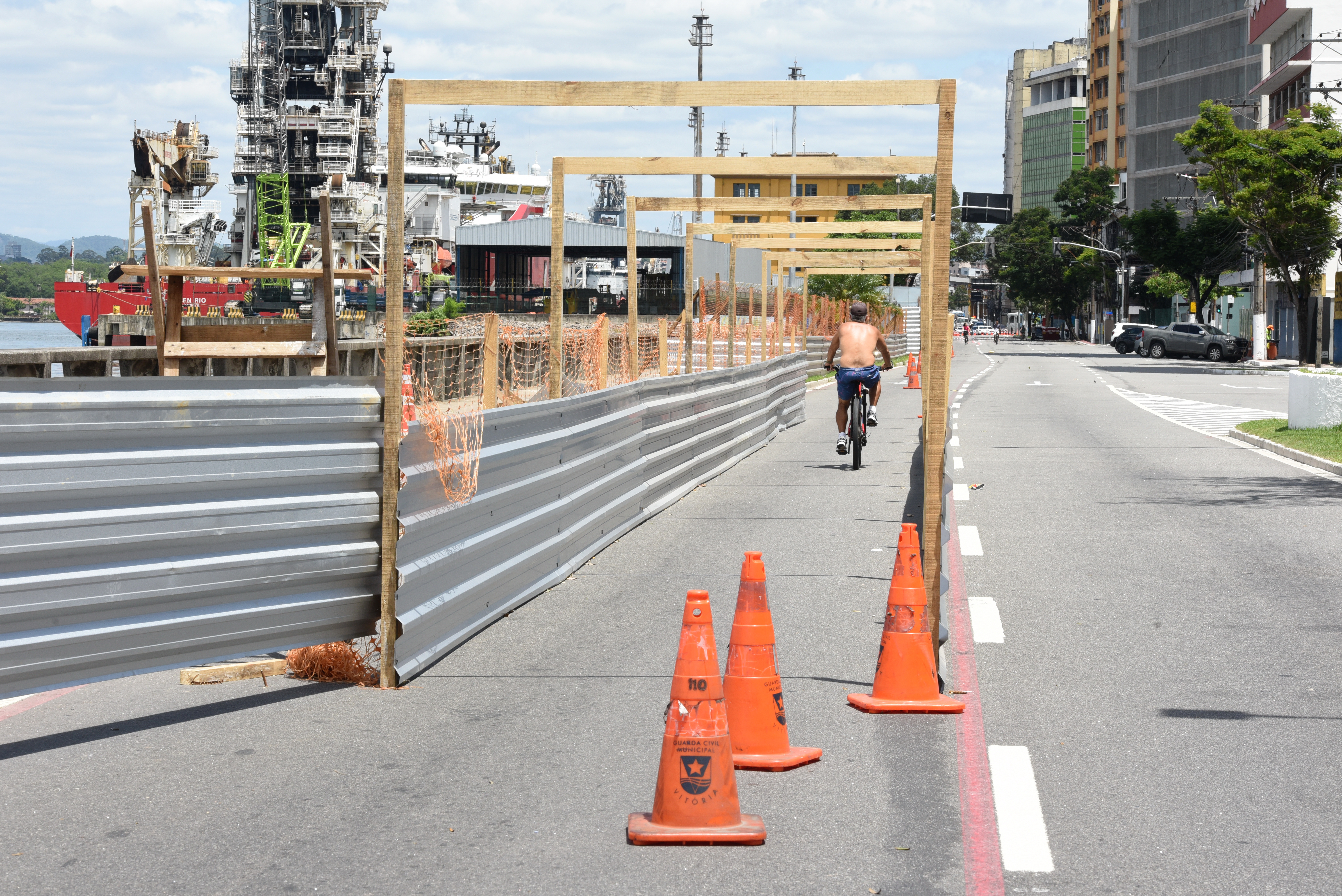 Faixa interdida na Avenida Beira Mar