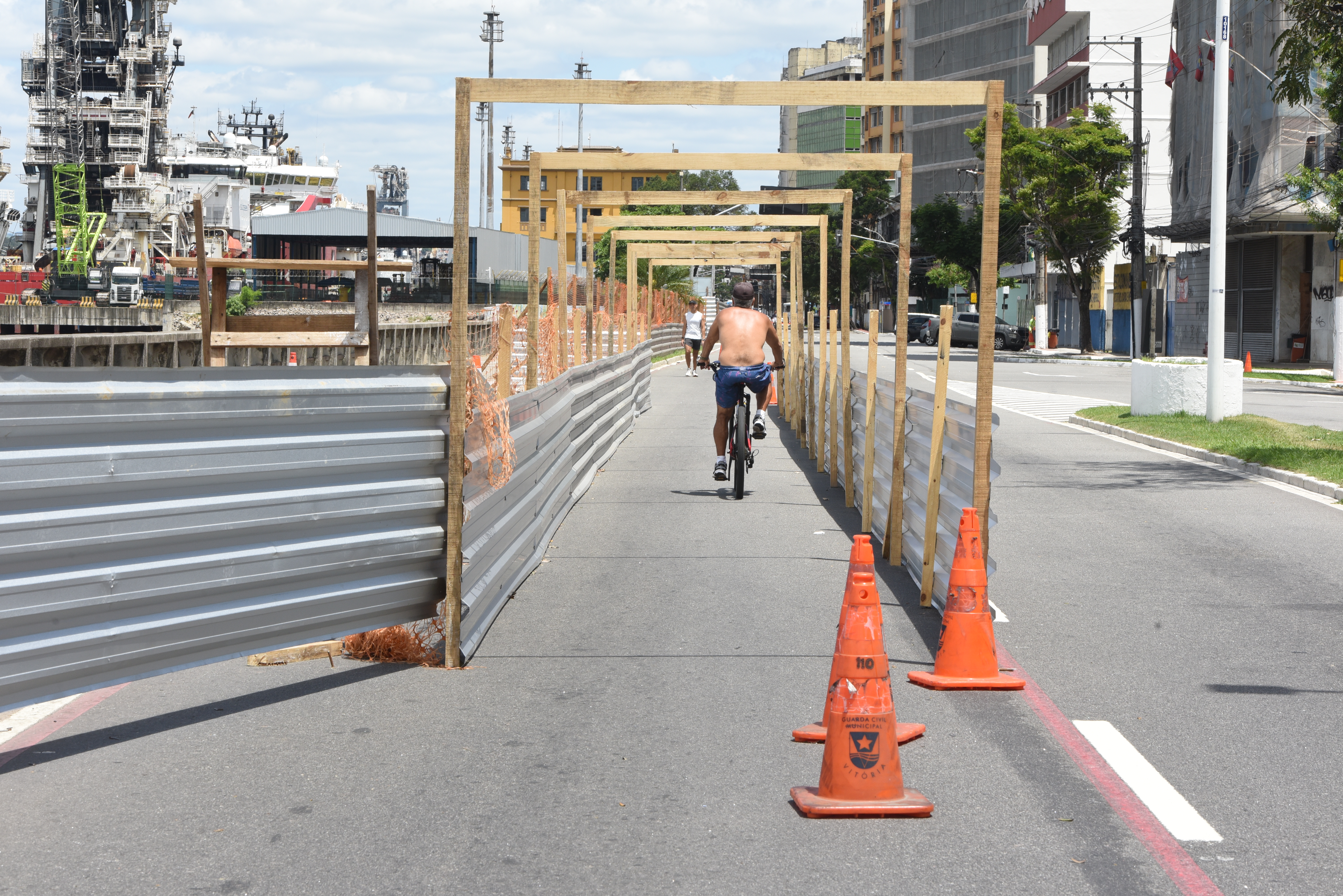 Faixa interdida na Avenida Beira Mar