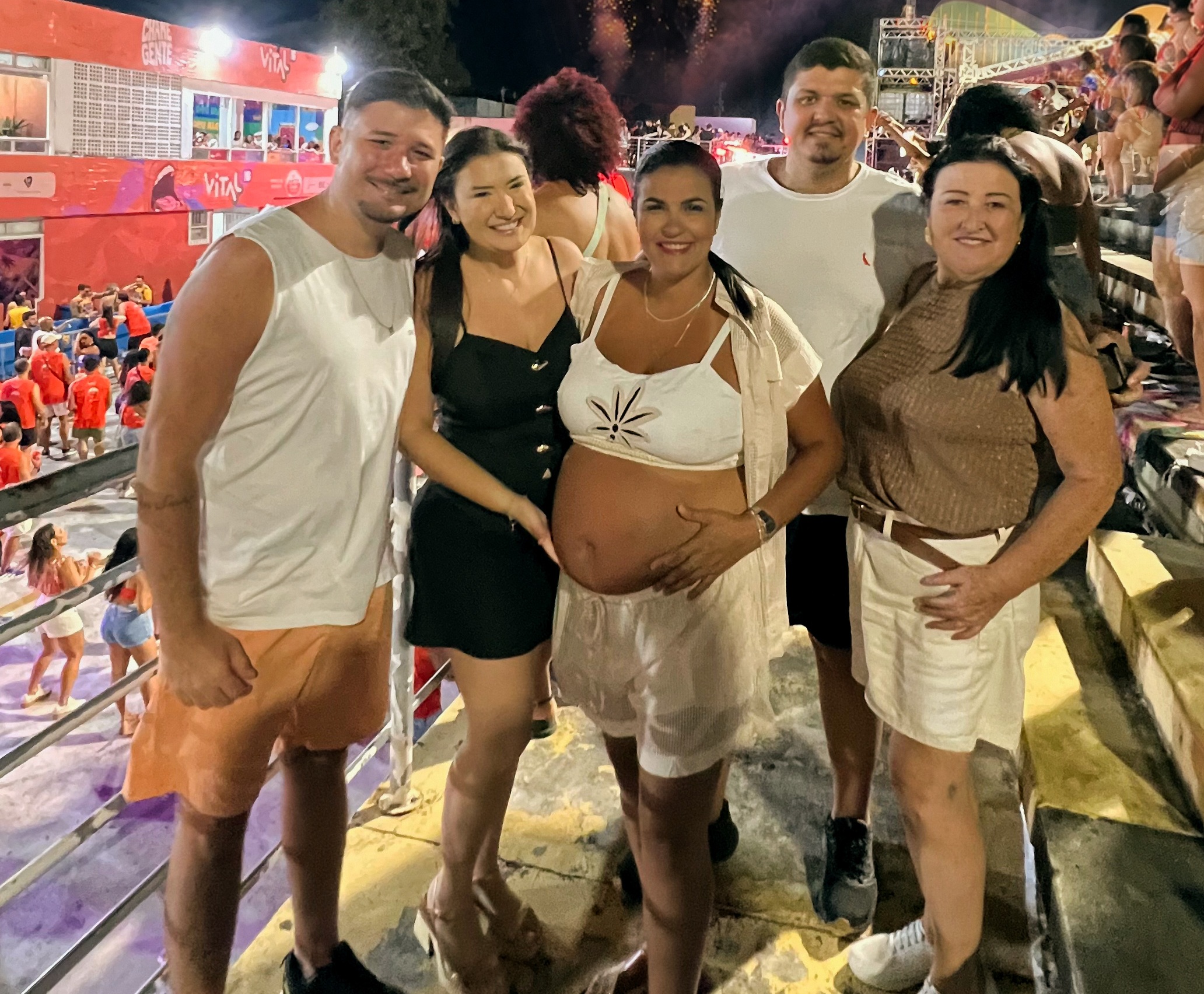 Bruna Azevedo aproveitou o Vital ao lado de amigos