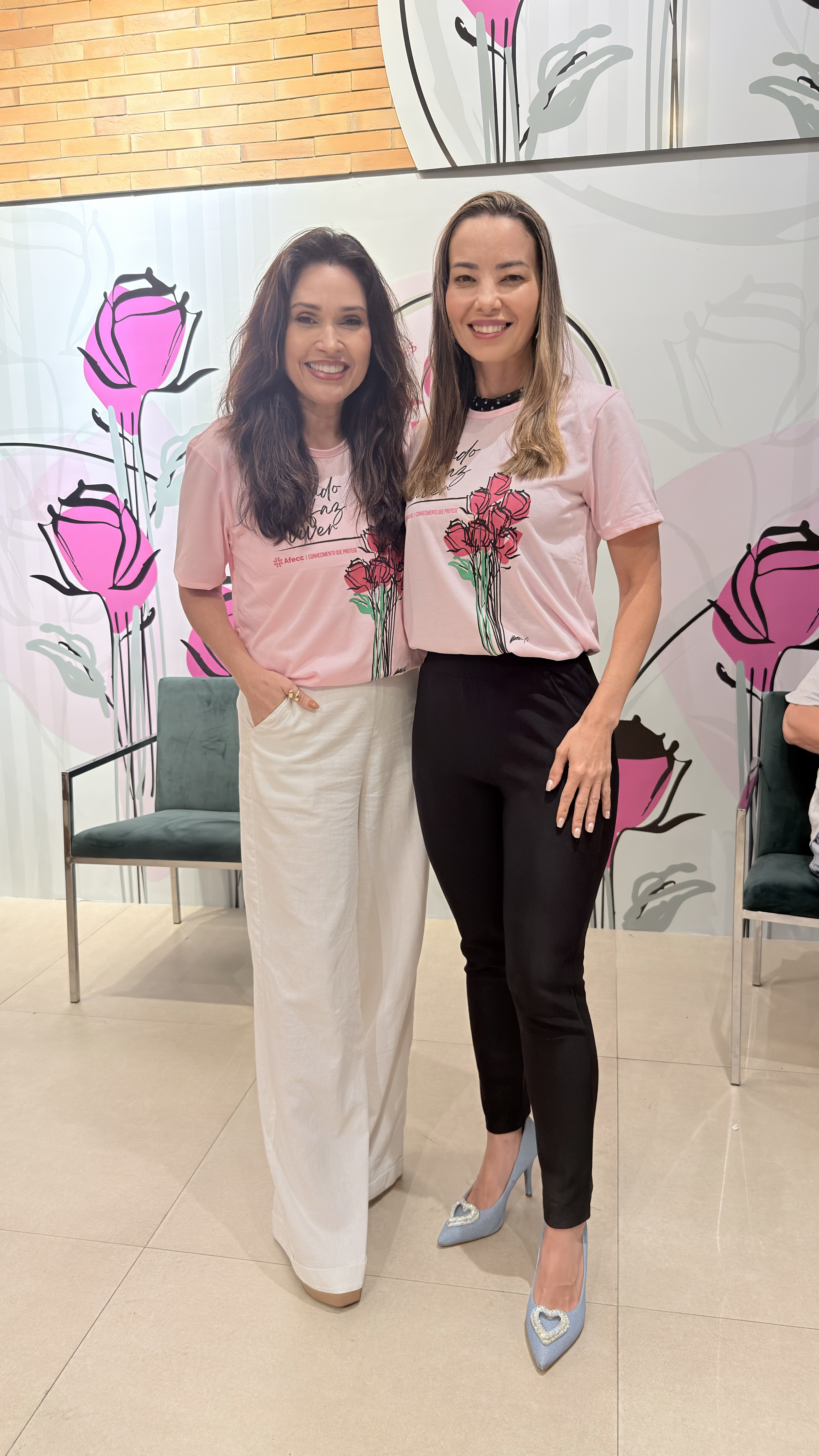 layne Borel e Michelly Fonseca em Ação da AFECC no Shopping Vitória