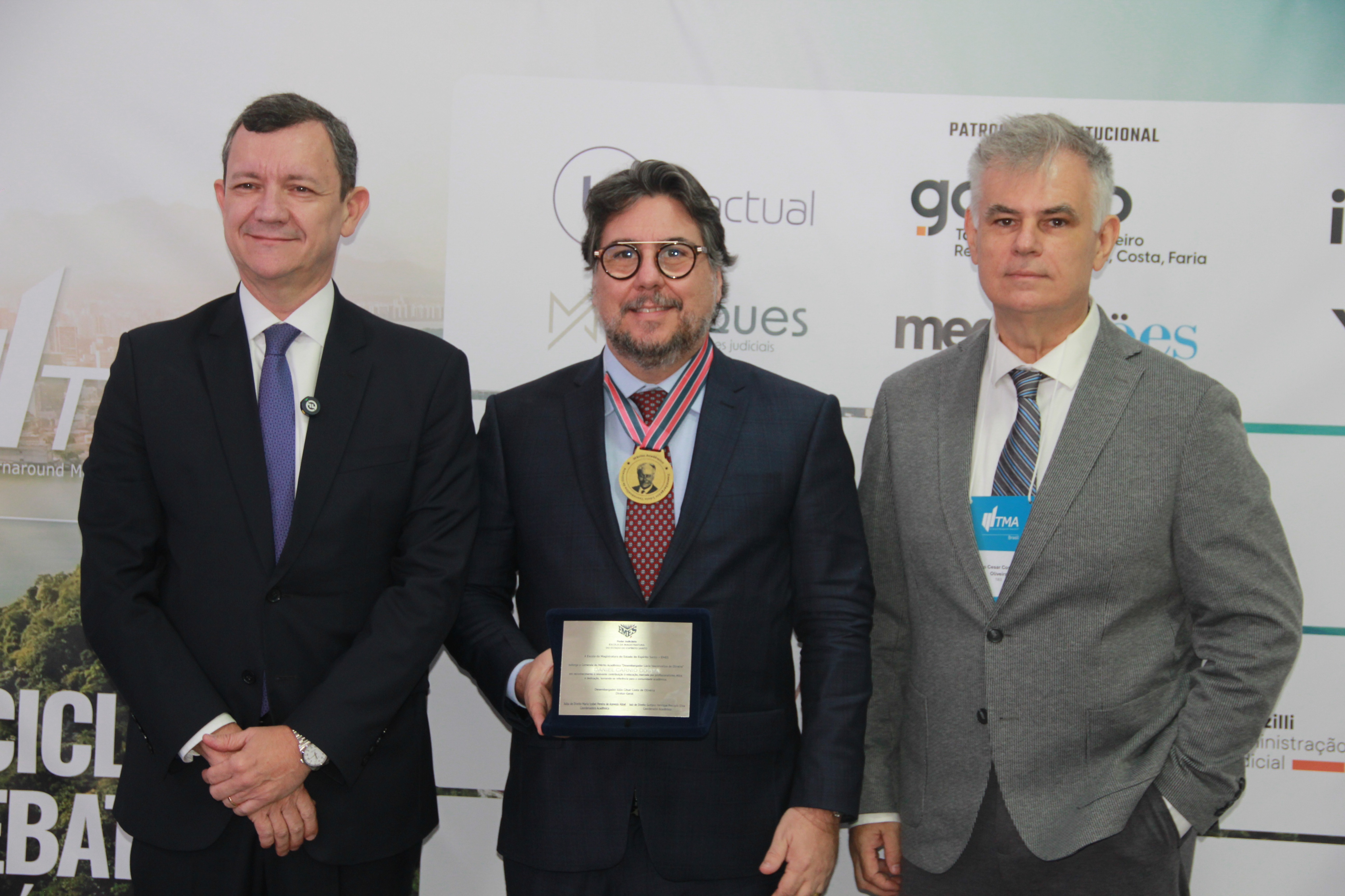 Dr. Bruno Finamore, Dr. Daniel Carnio Costa e Des. Júlio Cesar Costa de Oliveira