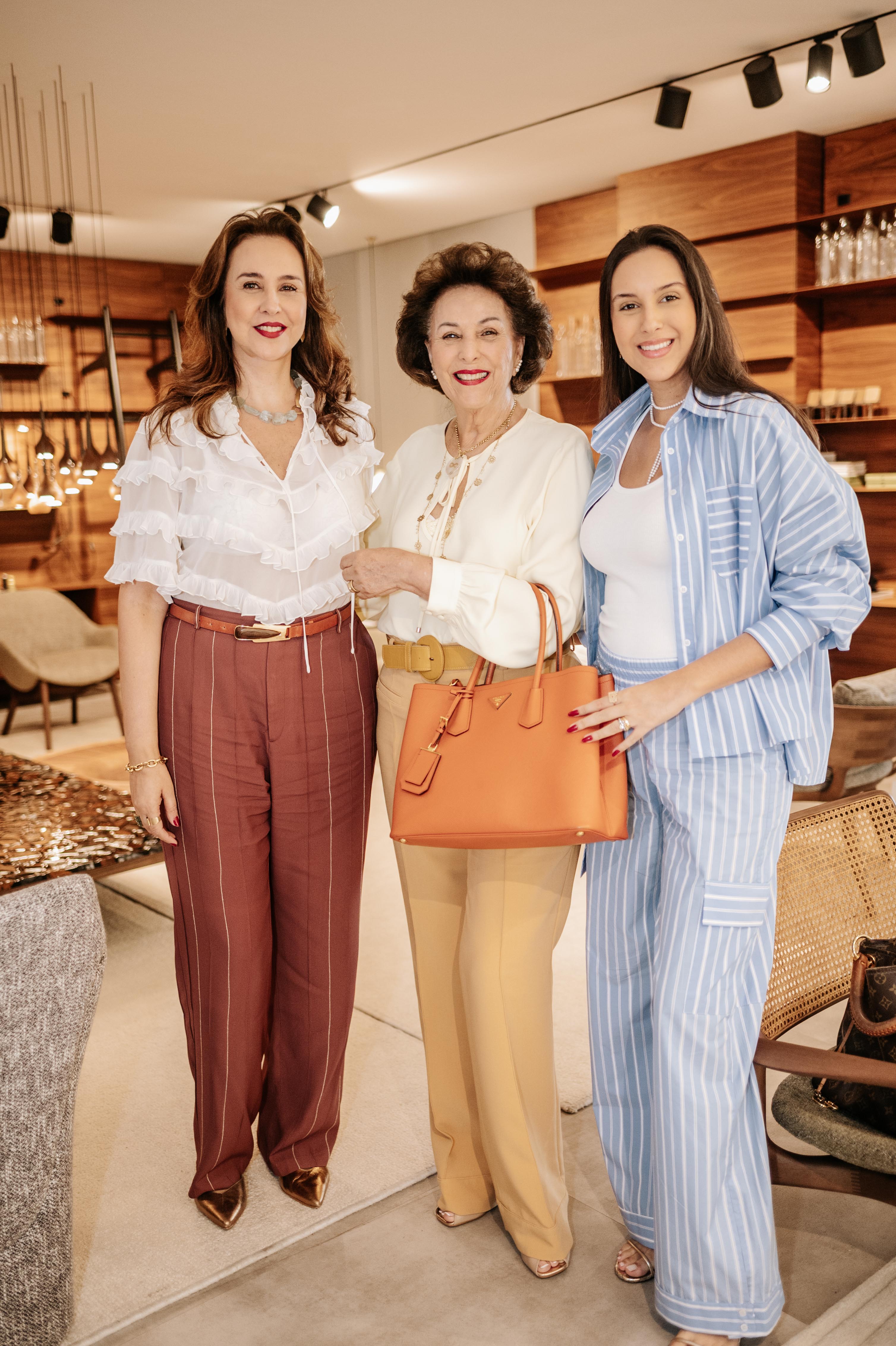 Andreia, Dalva Carone e Camilla Carone