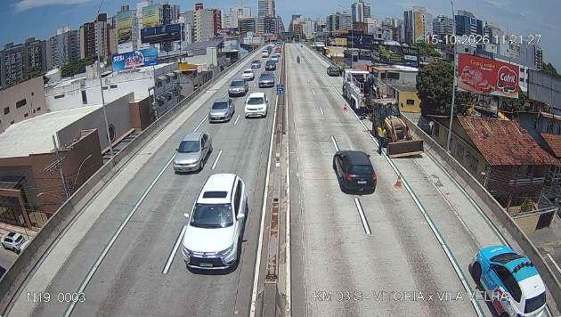 Por volta das 11h30 foram registrados obras no local