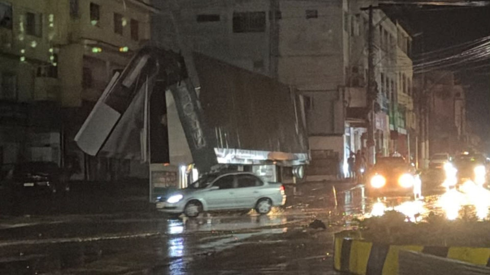 Temporal causa destruição e falta de energia no Note e Noroeste do ES