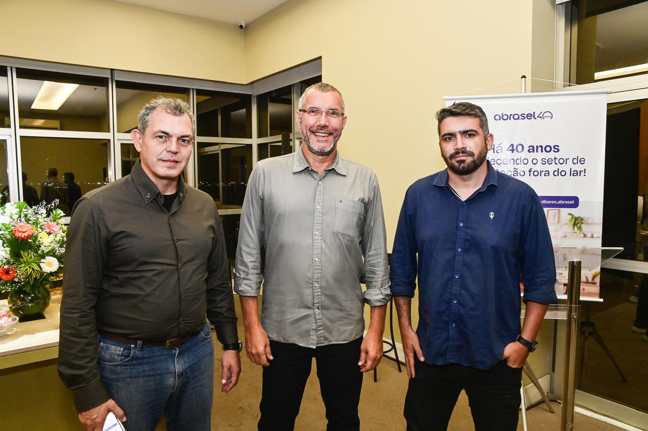 João Carlos Mattos de Faria , Cláudio Tosta , Gabriel mendes dos Reis