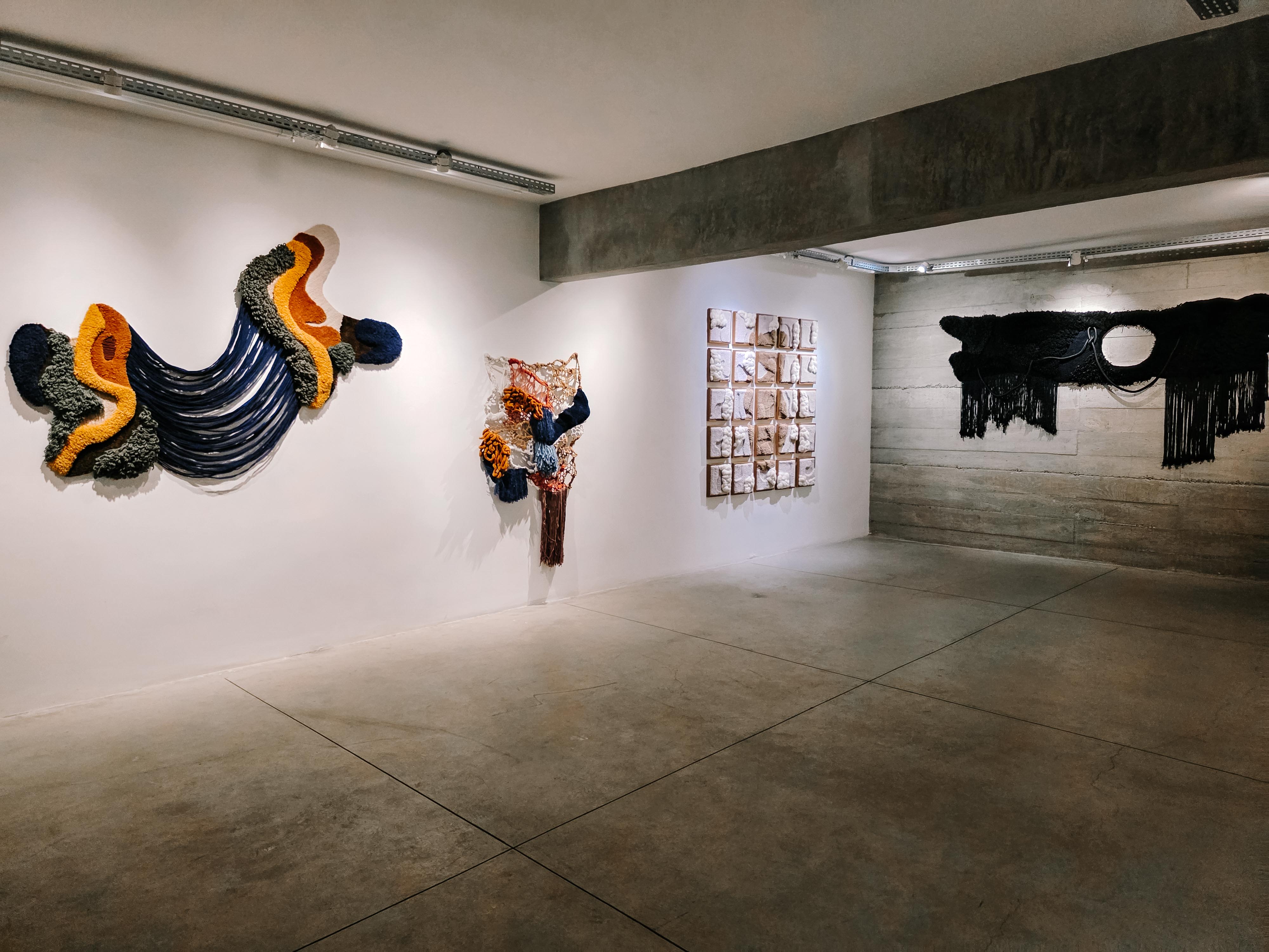 Exposição Peles Tecidas de Lorena Bruno