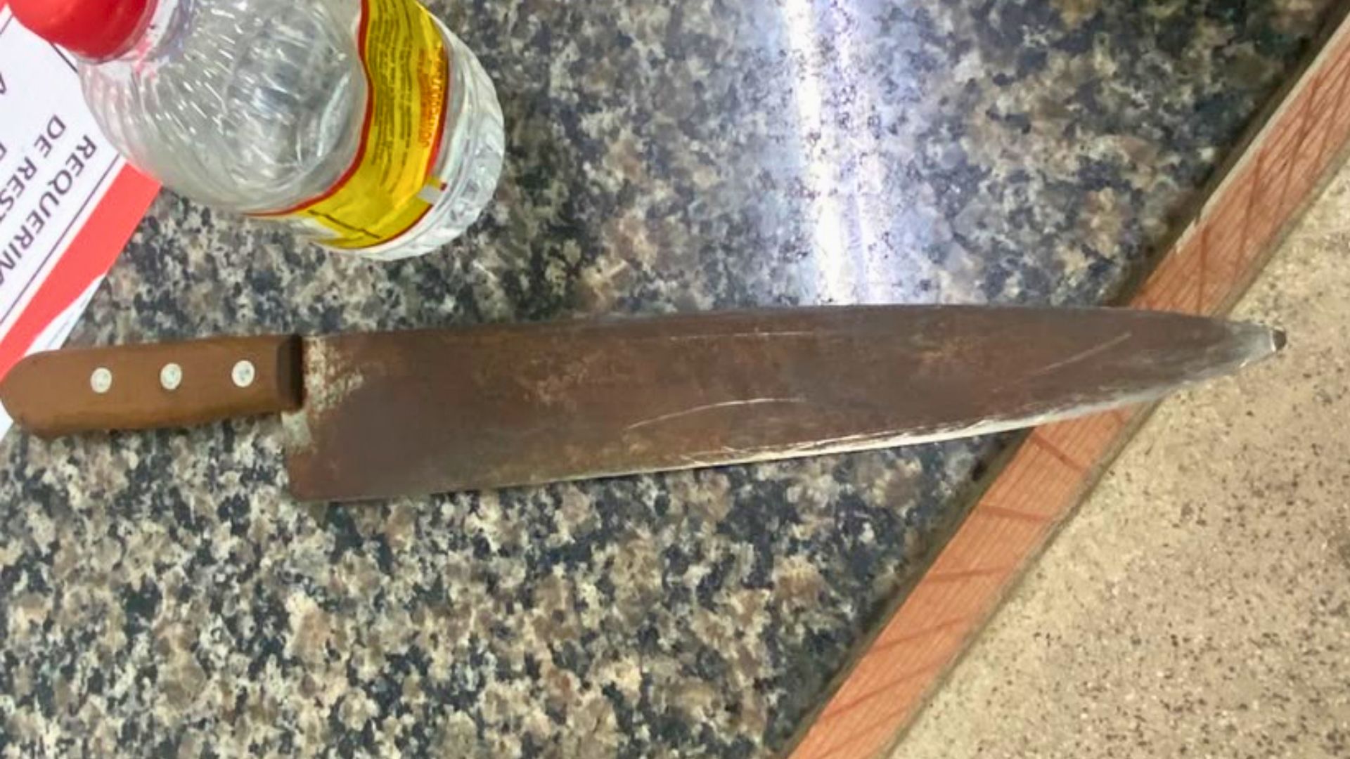 Faca apreendida com homem que fazia ameaças em Guarapari