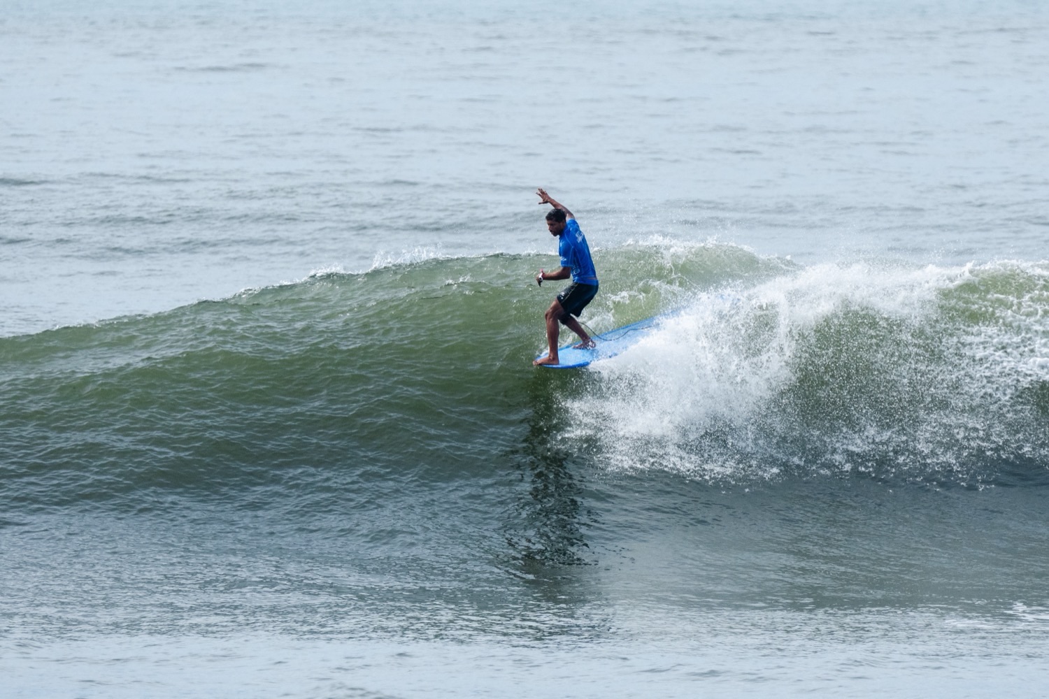 Alexandre Escobar, surfista capixaba